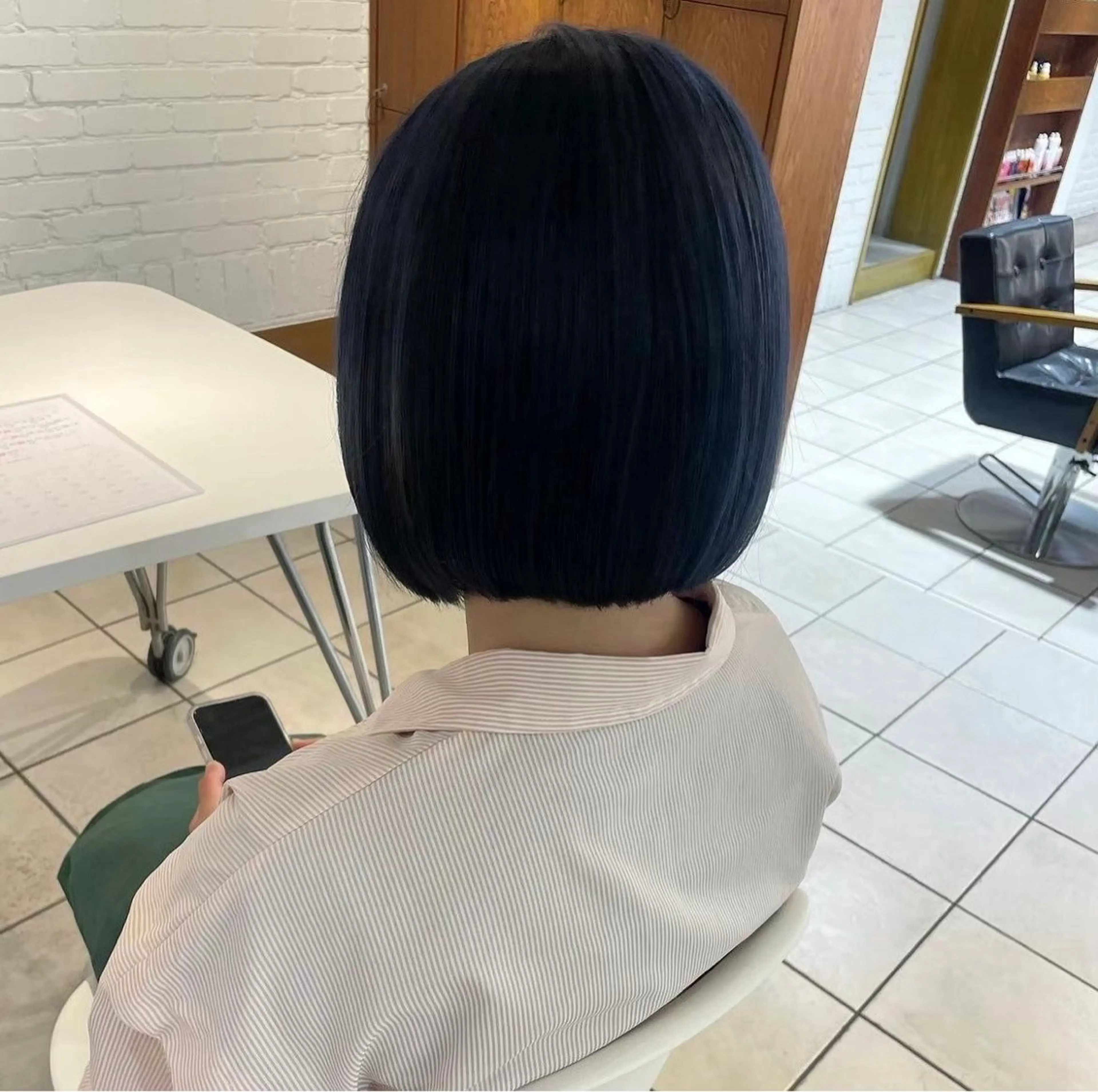 ショート カラー 💫レイヤーカット 💫ブリーチ💫サキのヘアスタイル