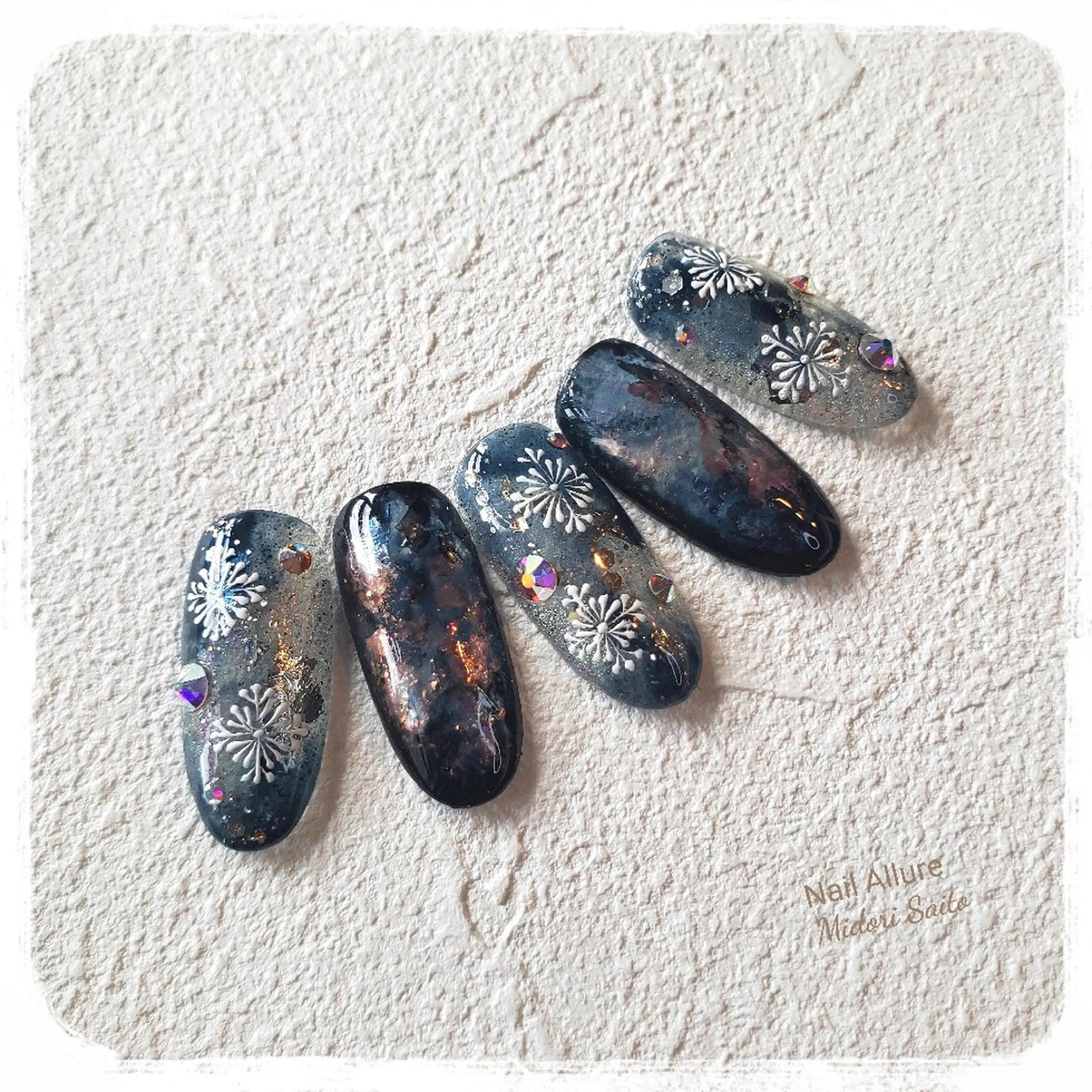 ネイル ジェルネイル グリーン ニュアンスネイル スカルプネイル 冬ネイル Nail Allureのネイルデザイン