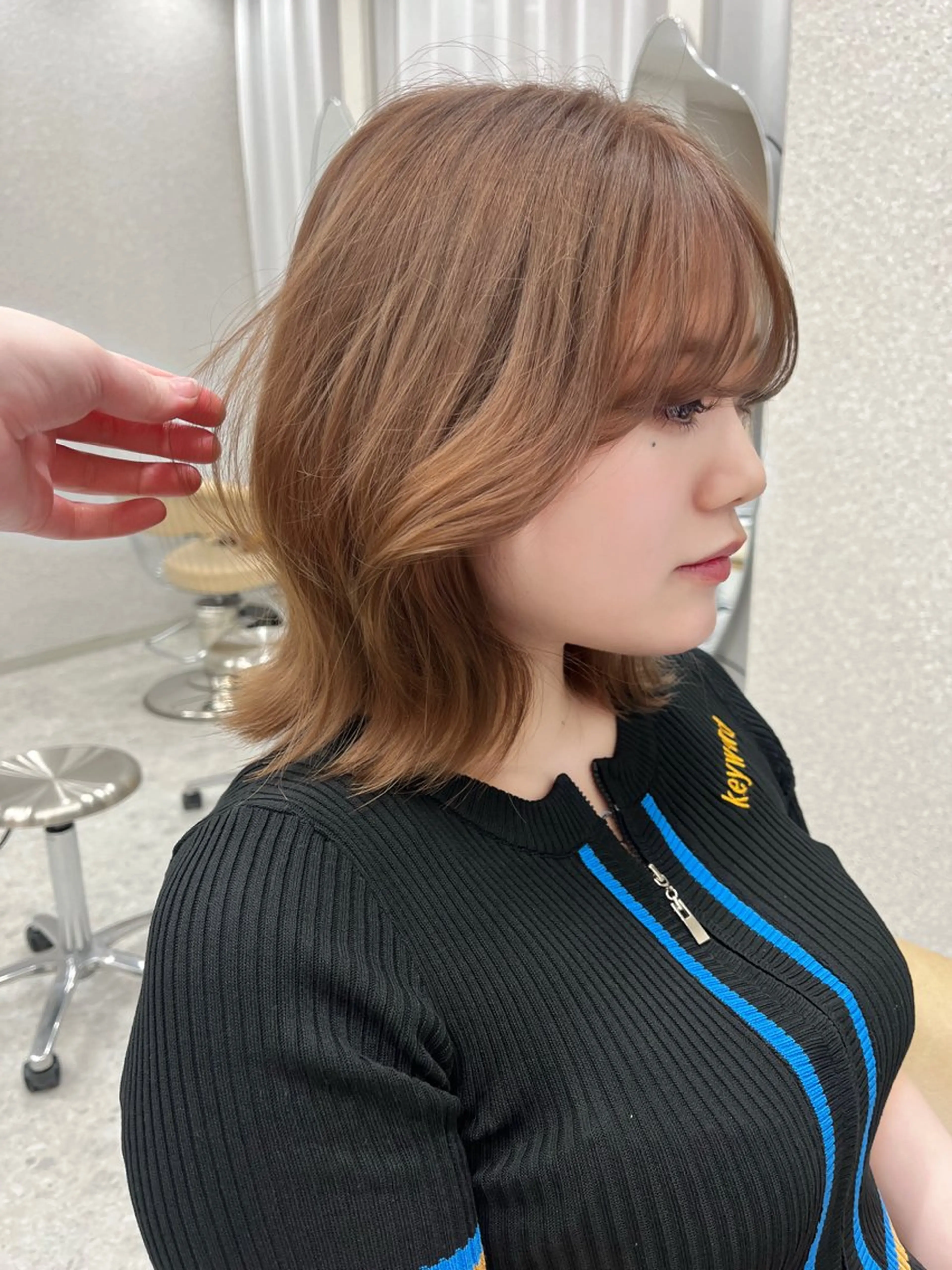 ミディアム カラー ブリーチ 透明感カラー ハイトーンカラー ヘアカラー 天神￤カラー￤ まなみ🎀💞のヘアスタイル