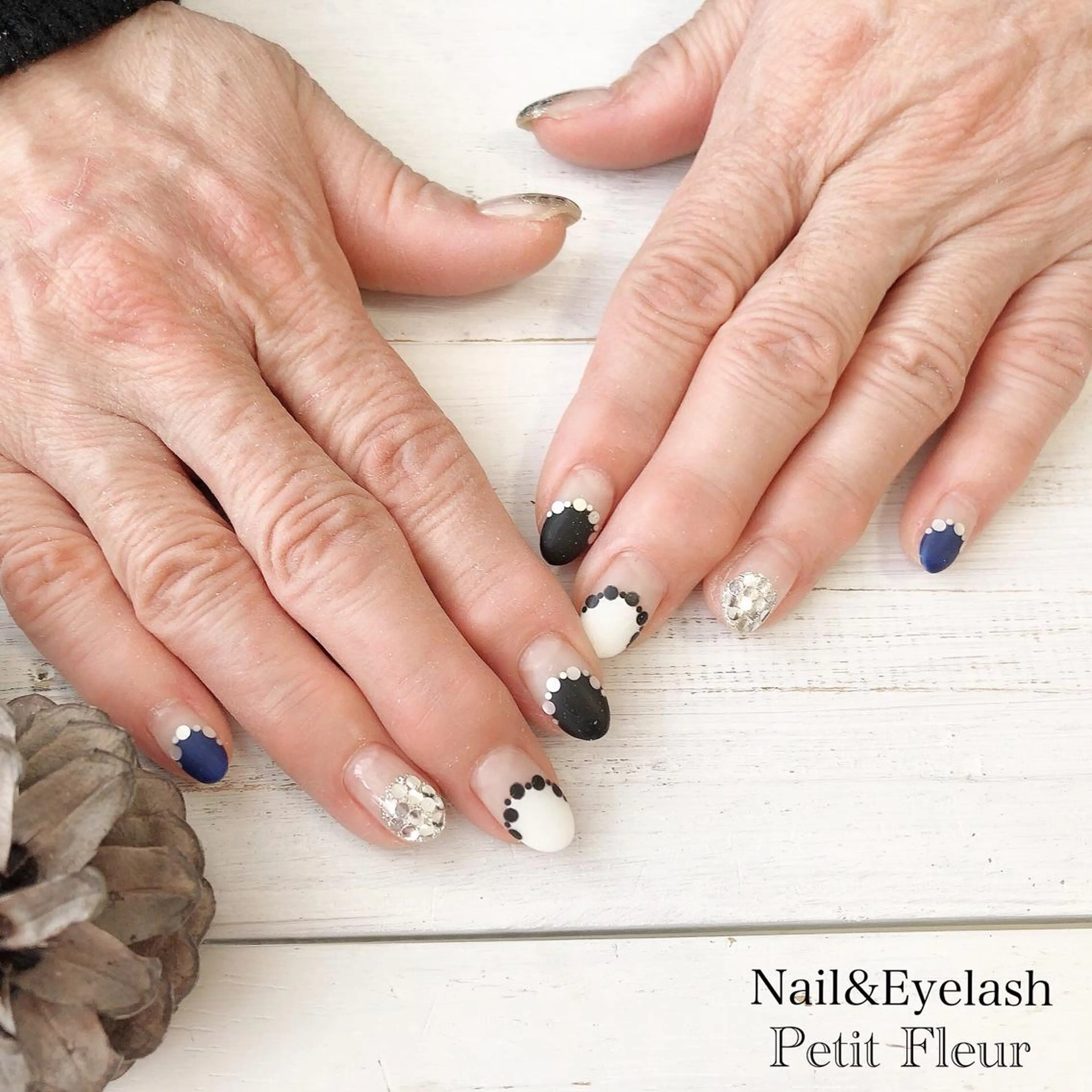 ネイル Petit Fleur所属・青柳 亜梨奈のマツエク・マツパデザイン