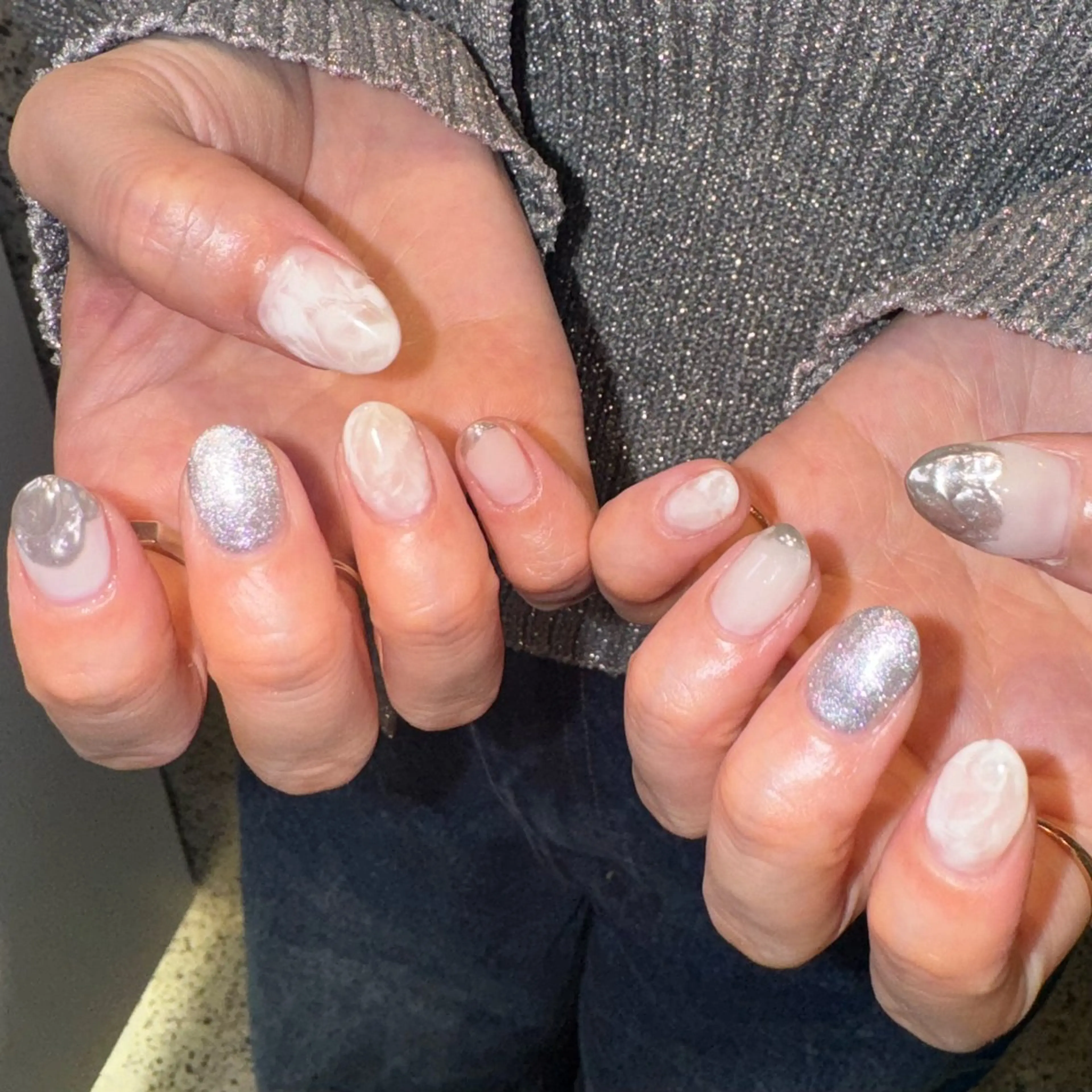 ネイル マグネットネイル ミラーネイル ニュアンスネイル RIEKO🍒 ワンホン♡推しネイルのネイルデザイン