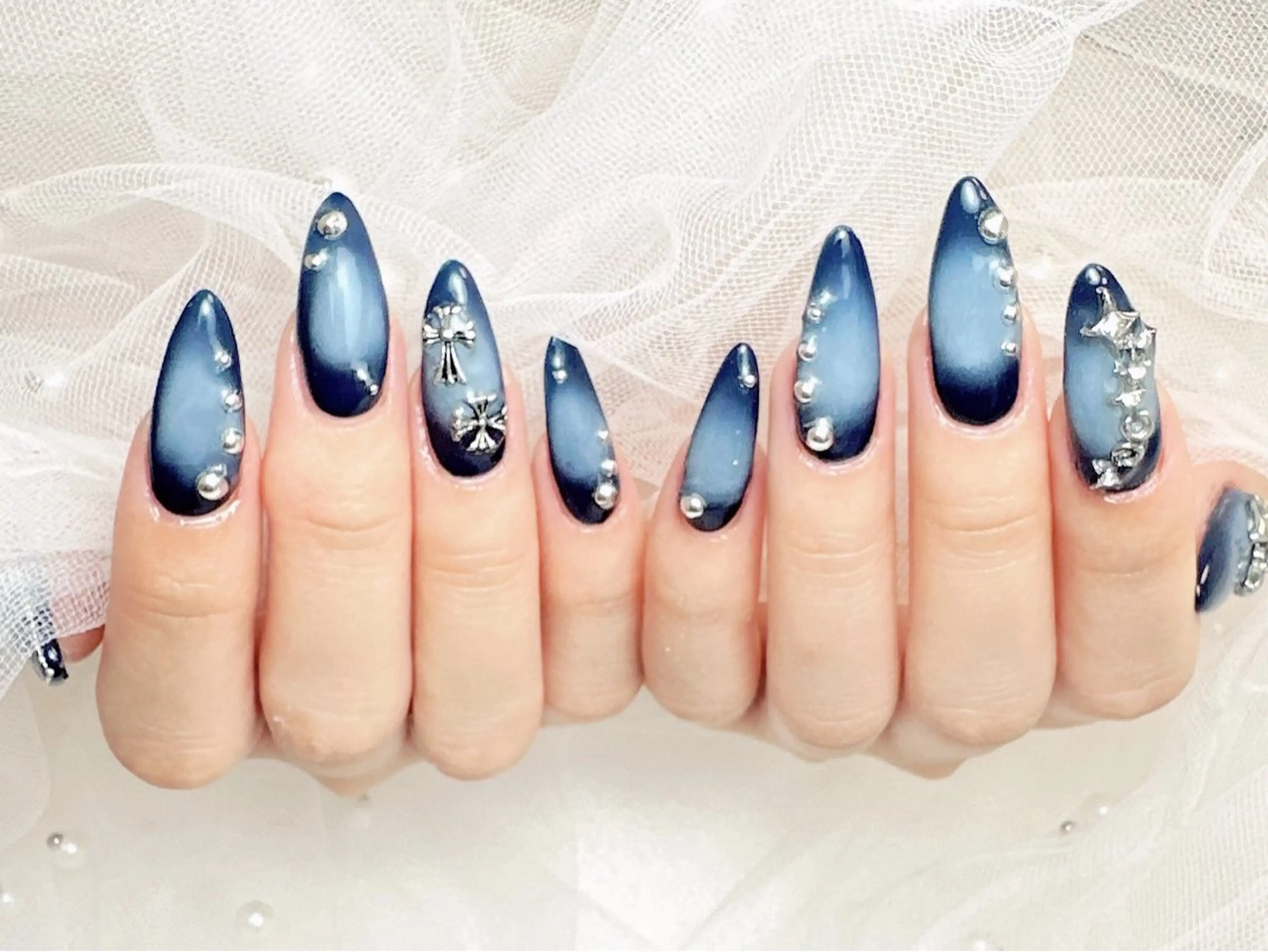 ネイル フレンチネイル ジェルネイル ハート 韓国ネイル マグネットネイル ハンドネイル ネイルサロン lotusのネイルデザイン