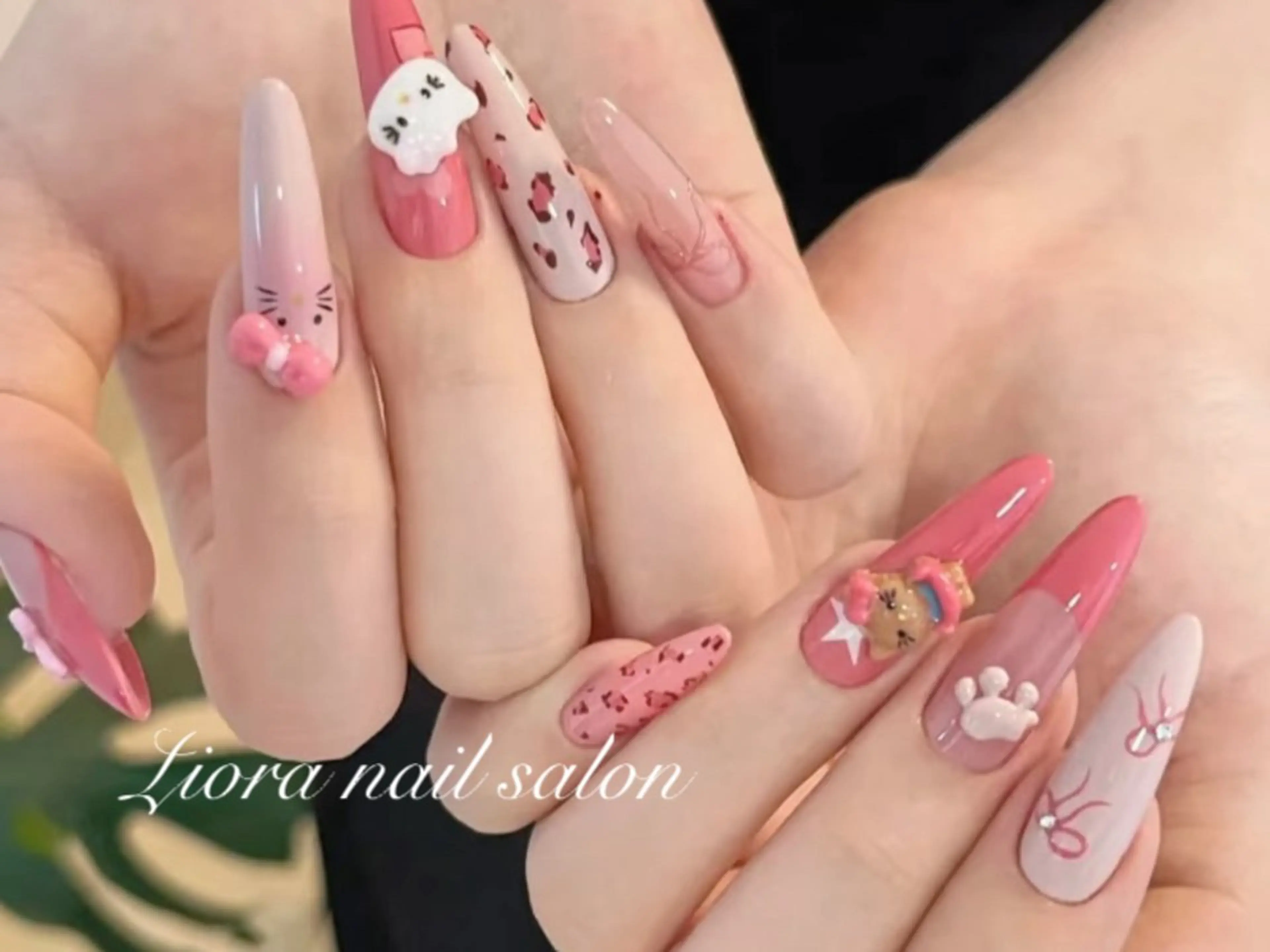 ネイル フレンチネイル ジェルネイル ガーリー グラデーション キラキラネイル ハンドネイル Liora nail スカルプ専門店のネイルデザイン