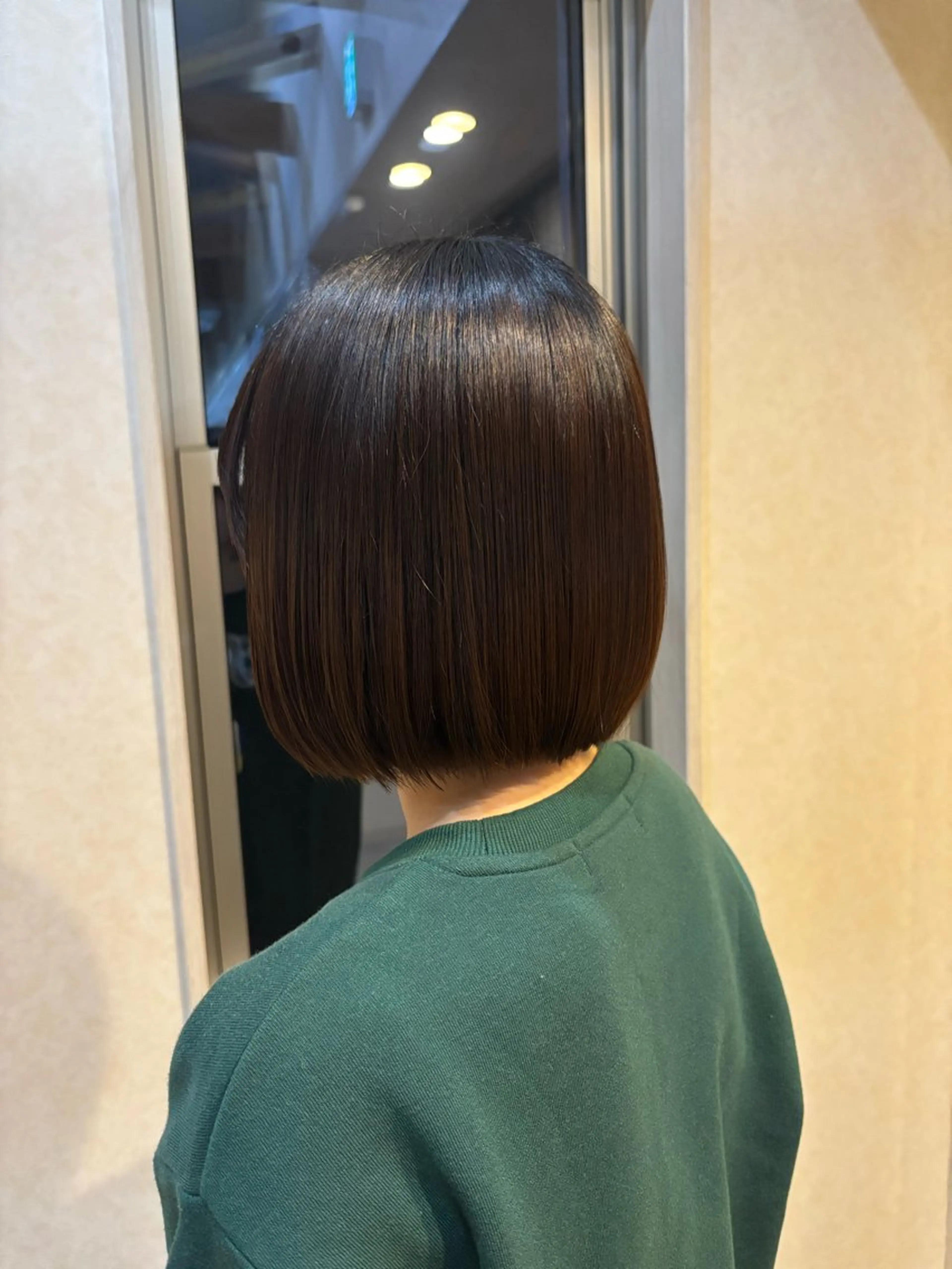 ミディアム ボブ カット 下河 美友のヘアスタイル