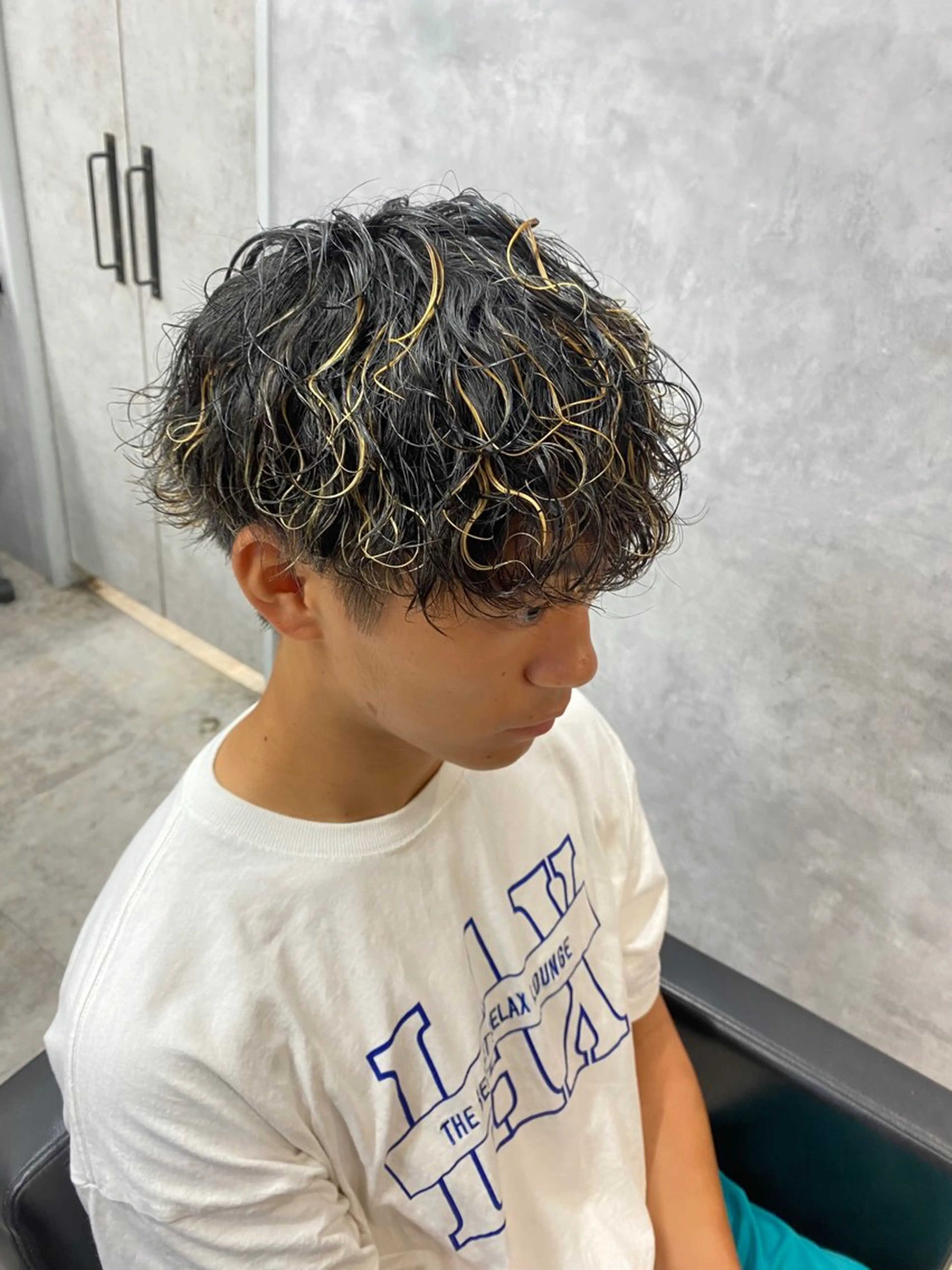 ショート パーマ メンズ メンズパーマ 波巻きパーマ ツイストスパイラル/ メンズ特化/中川誠也のヘアスタイル