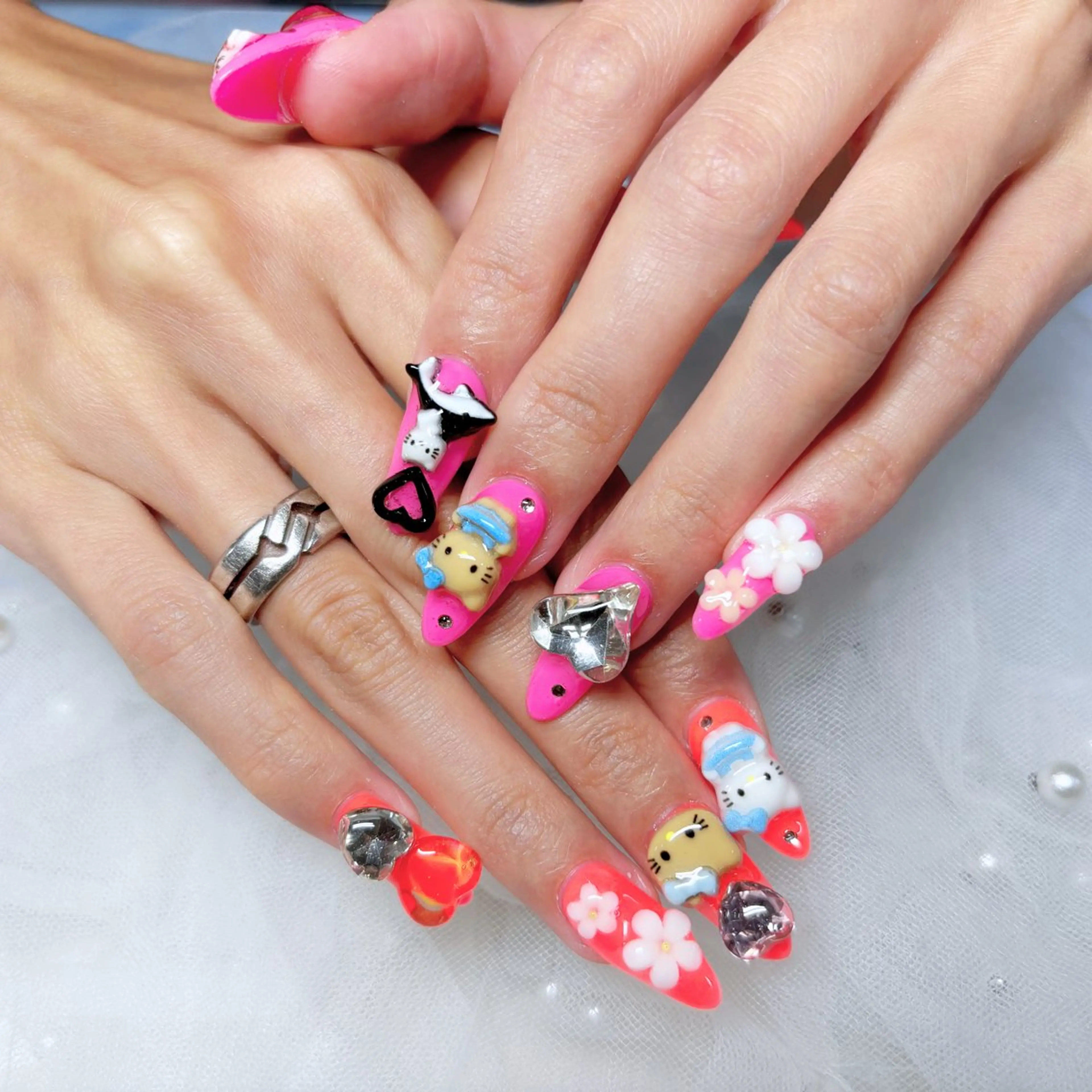 ネイル ハンドネイル H3 Nail Tsuki🦋💙のネイルデザイン