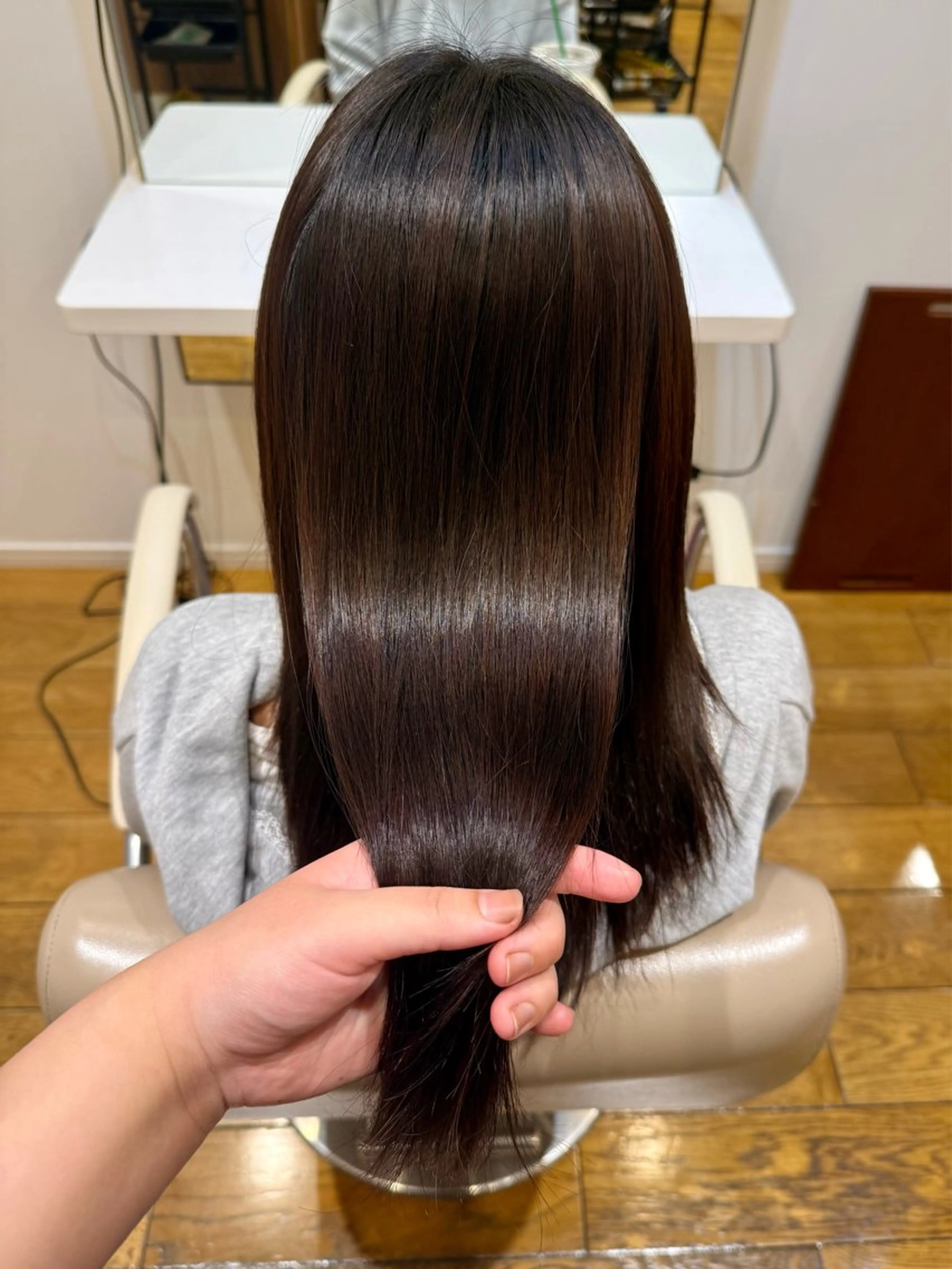 パーマ 縮毛矯正 橋本 萌叶のヘアスタイル