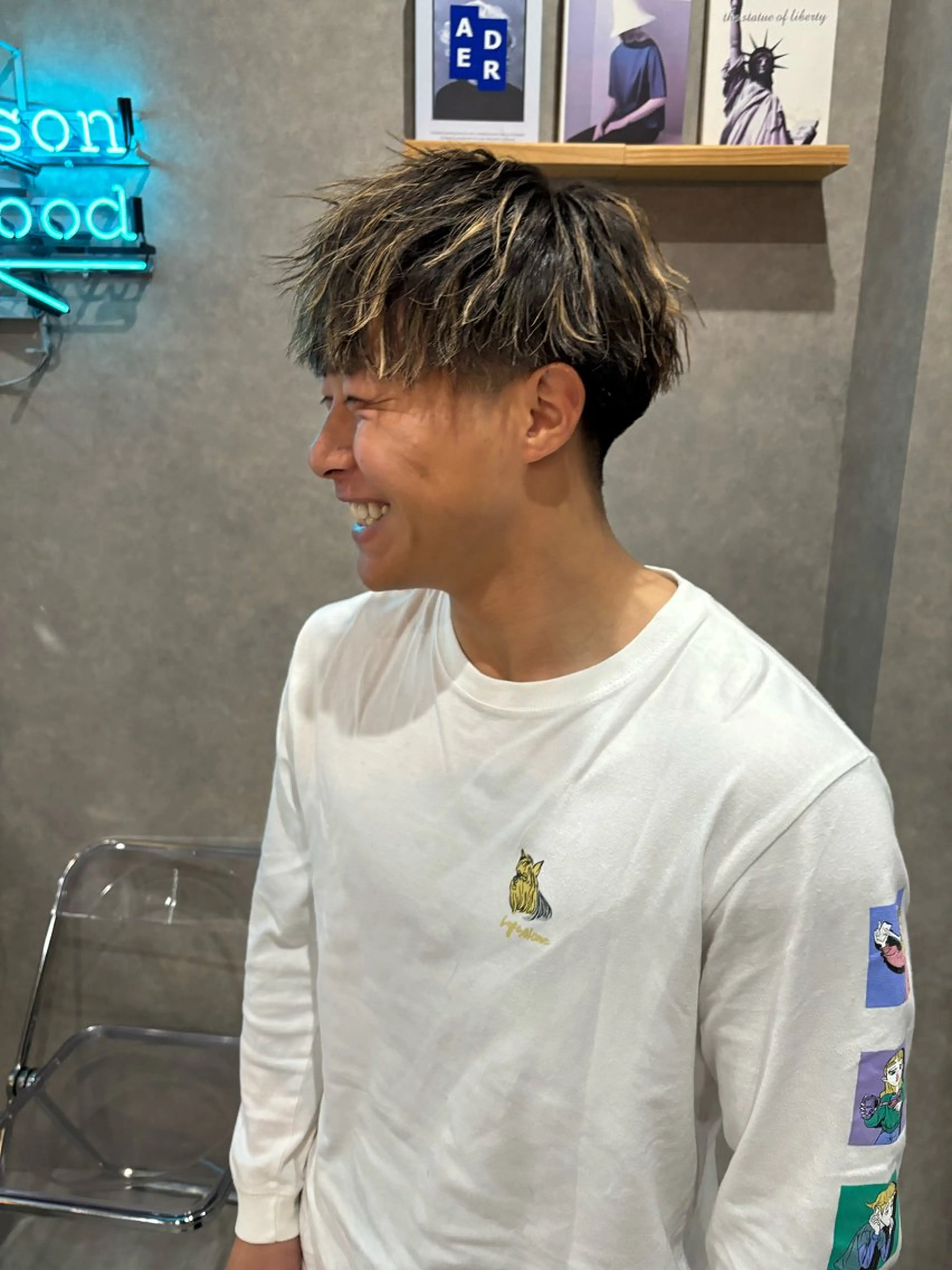 ショート カラー メンズ メンズバレイヤージュ メンズブリーチ メンズハイライト メンズインナーカラー メンズ韓国風 カット ヘアカラー 長谷川 湧のヘアスタイル