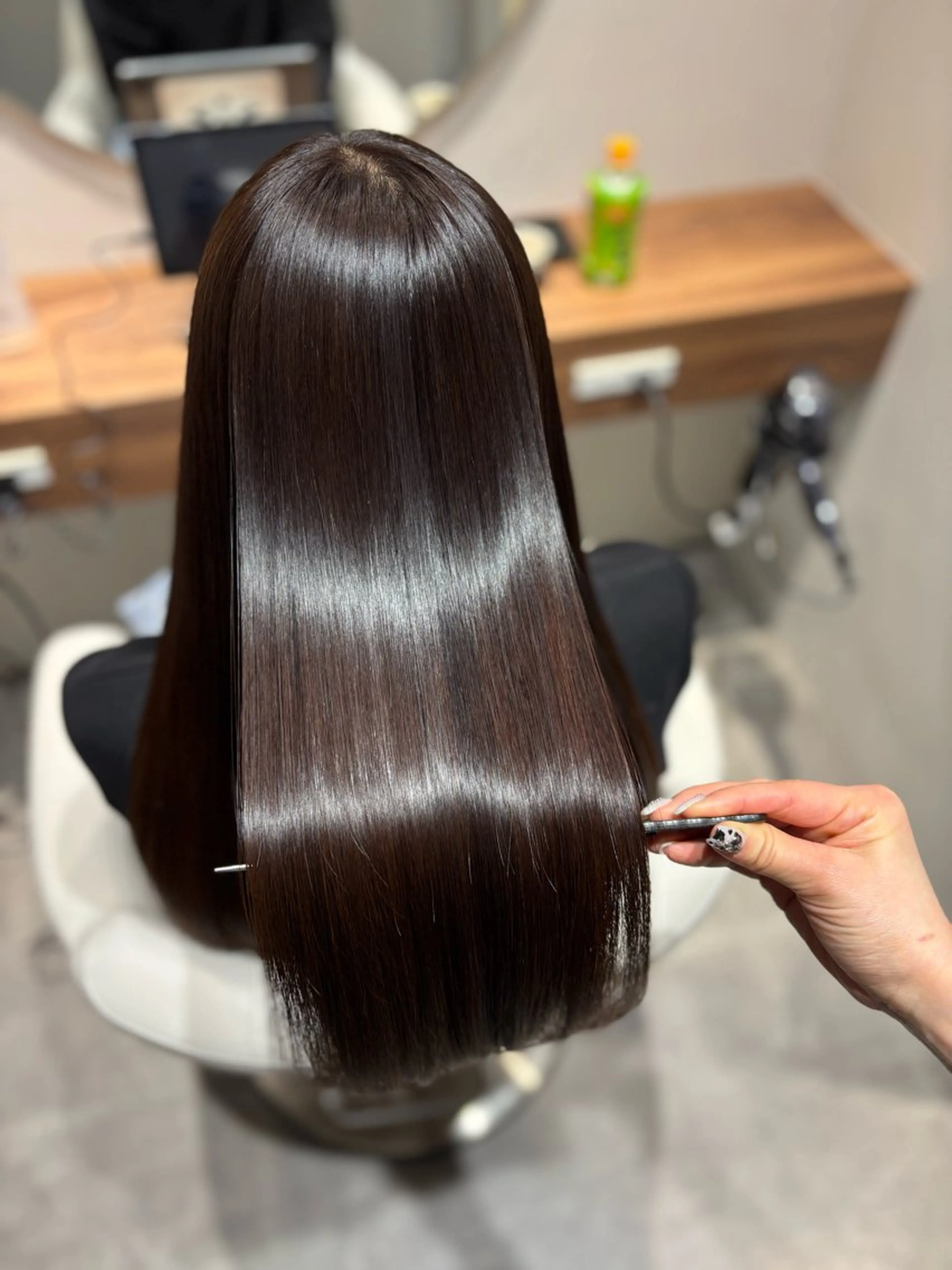 ロング カット ヘアカラー トリートメント 美髪ヘア 🤍erikaのヘアスタイル