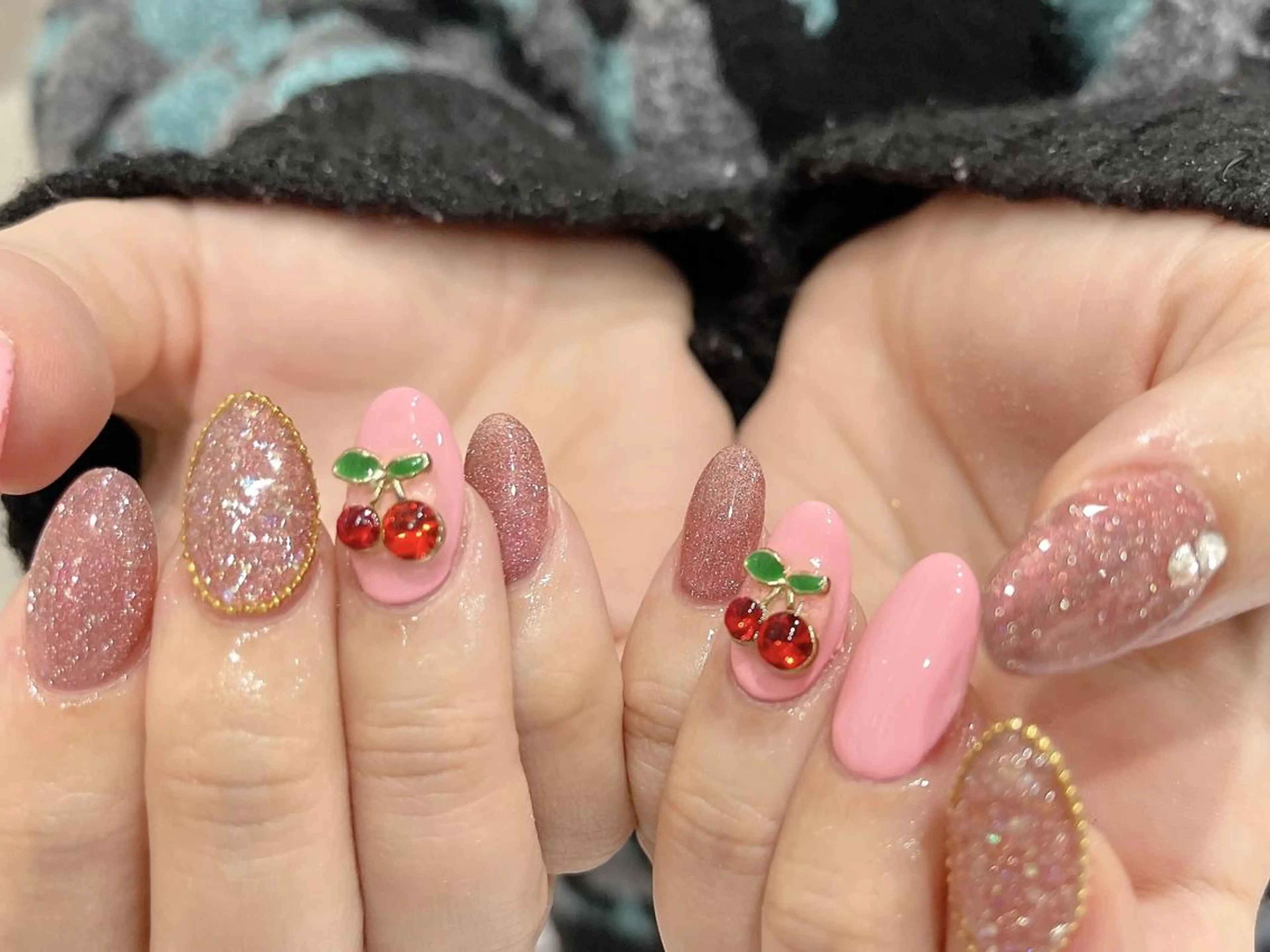 ネイル アートネイル 持ち込み Rainrain💧 パーツ豊富、やり放題のネイルデザイン