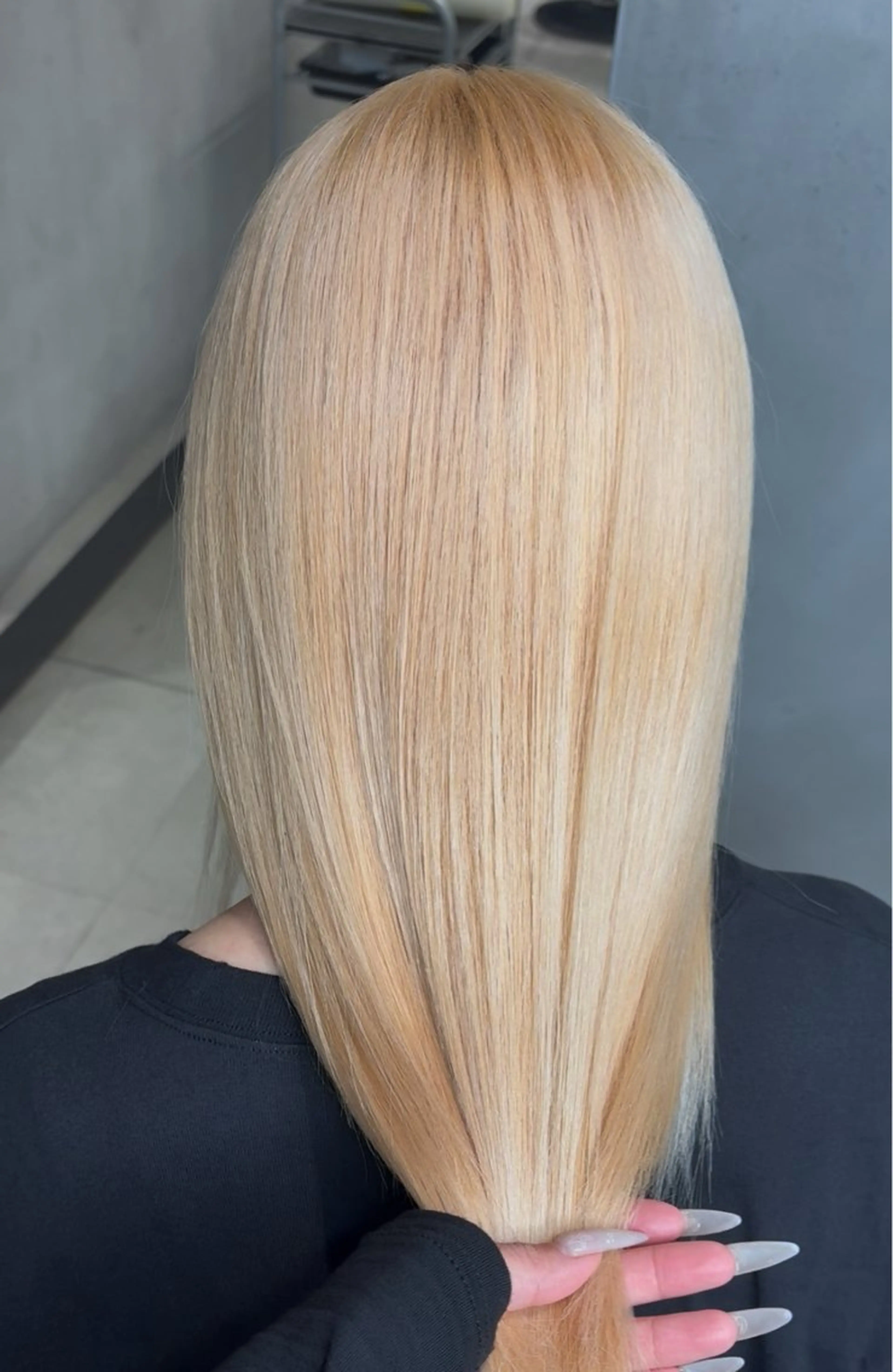 ロング カラー ブリーチ 抜きっぱなしブロンド ブロンド ヘアカラー 大阪 梅田/ ハイトーン/エクステのヘアスタイル