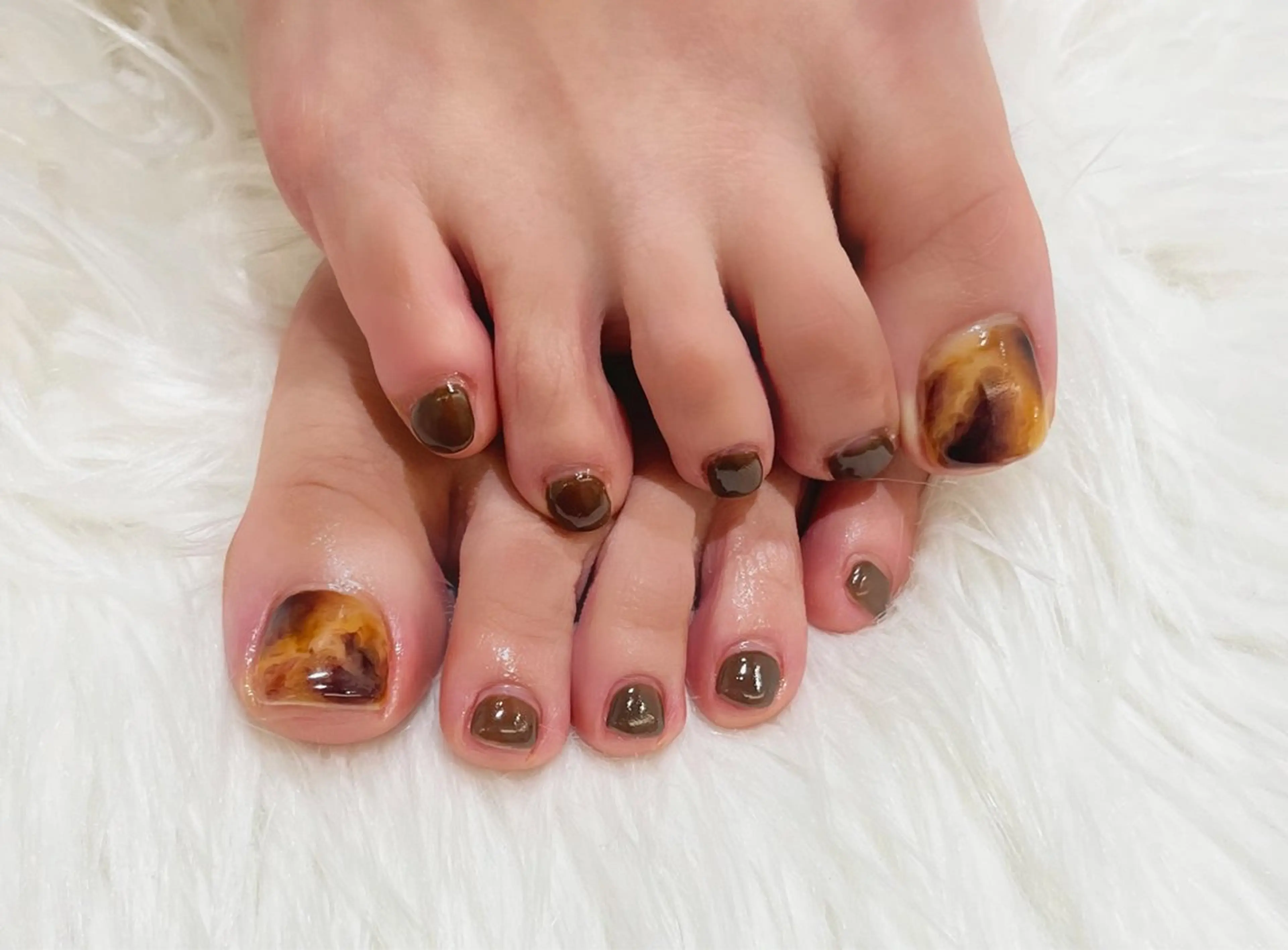 ネイル アートネイル べっ甲ネイル ワンカラーネイル フットネイル MSLASH SOL 鈴木/トレンドネイルのネイルデザイン