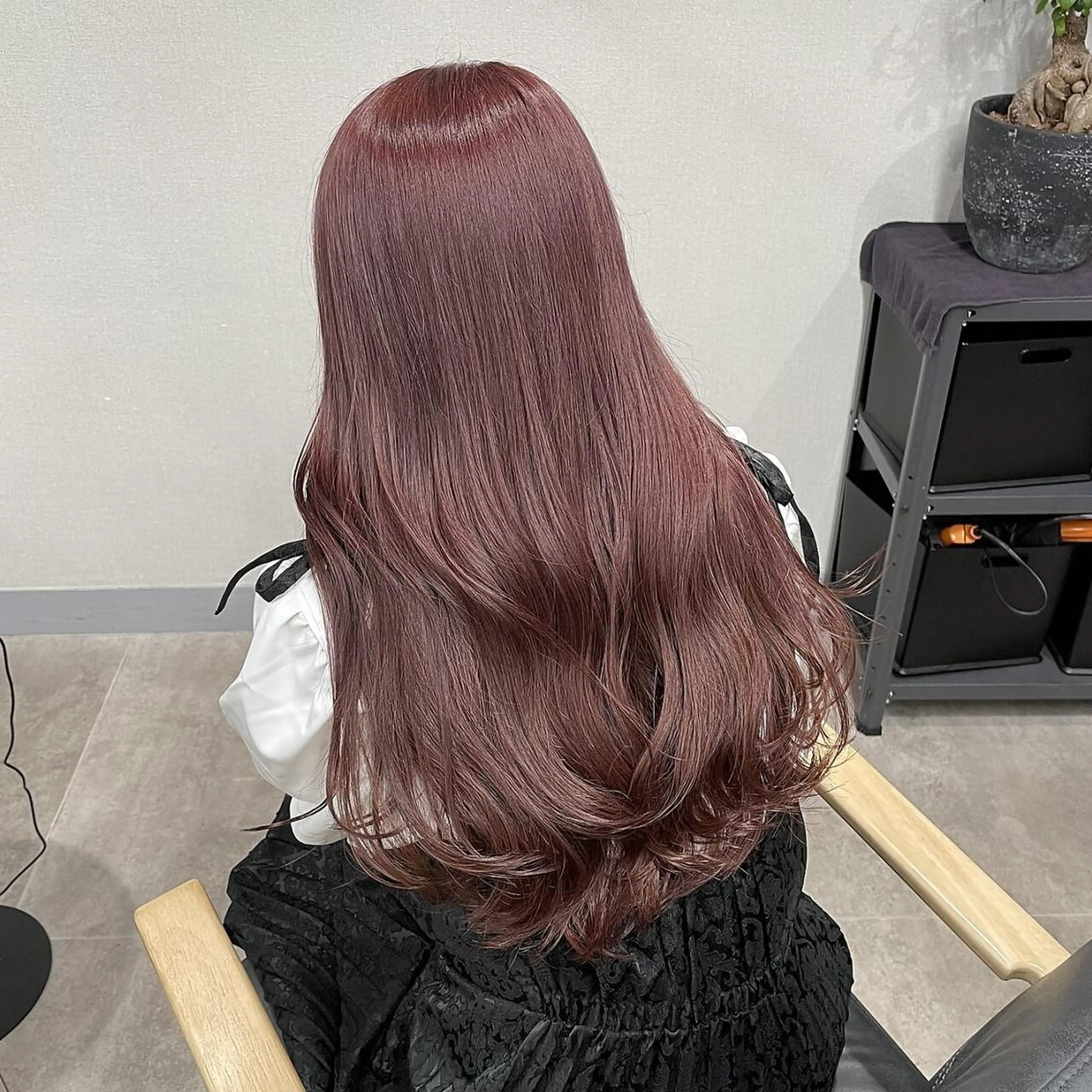カラー 暖色カラー✨代表しげ オグジュアリーのヘアスタイル