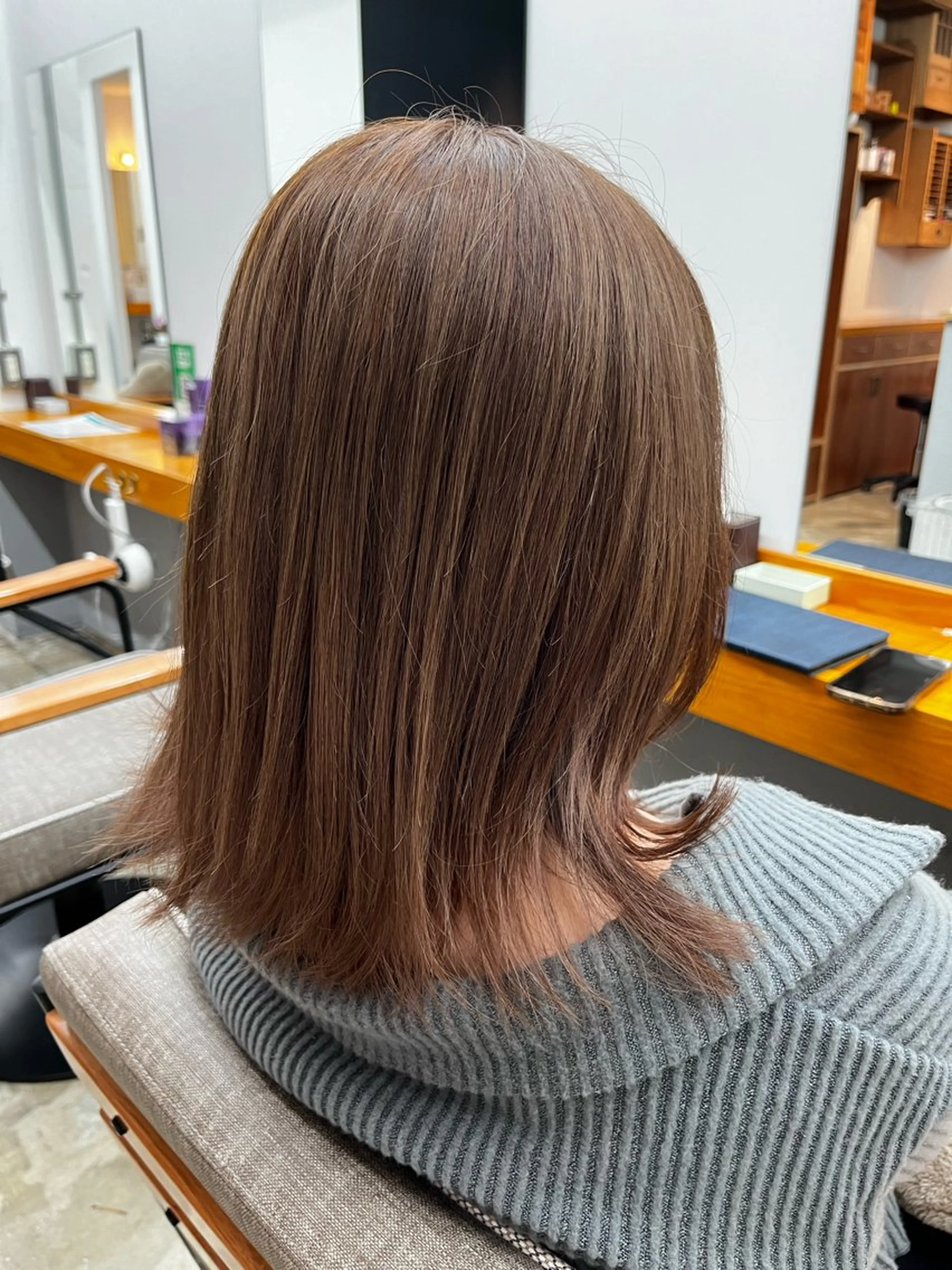 ミディアム アッシュ SHIINA 香椎宮前店のヘアスタイル