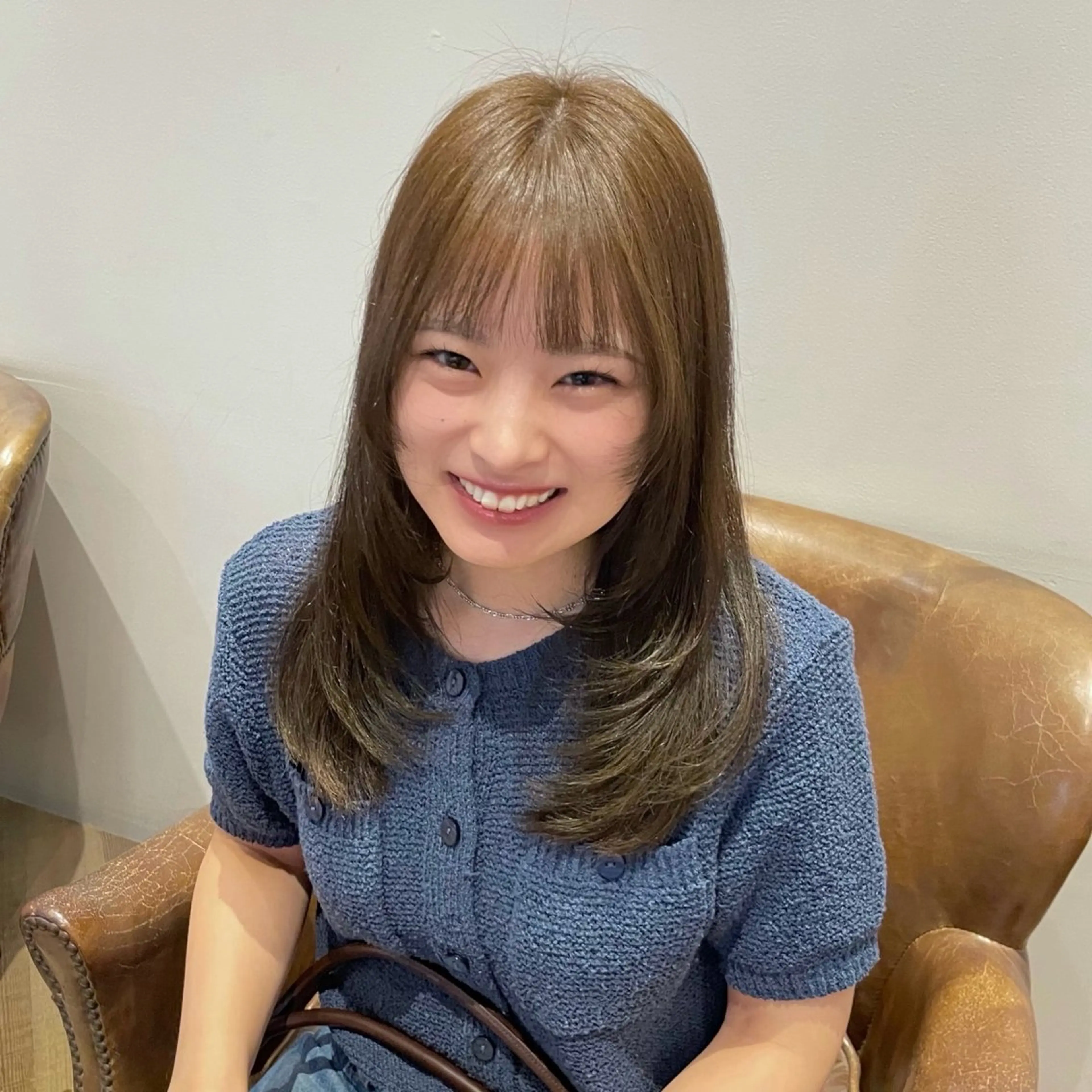 セミロング カット ヘアカラー レイヤー/抜け感カラ ーAI🫧🎀のヘアスタイル