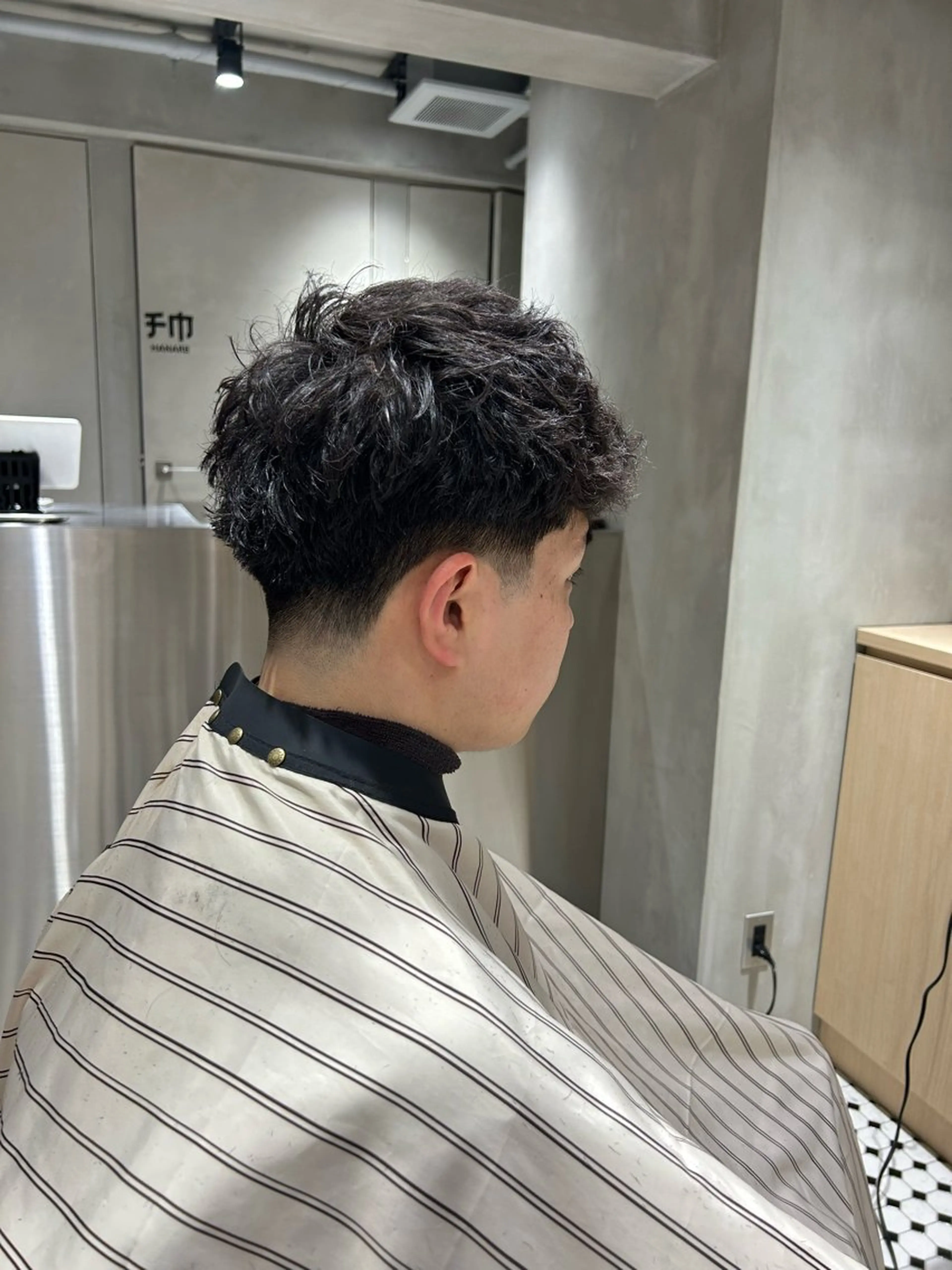 ミディアム メンズ フェードカット 【明大前フェード/ メンズパーマ/岳】のヘアスタイル