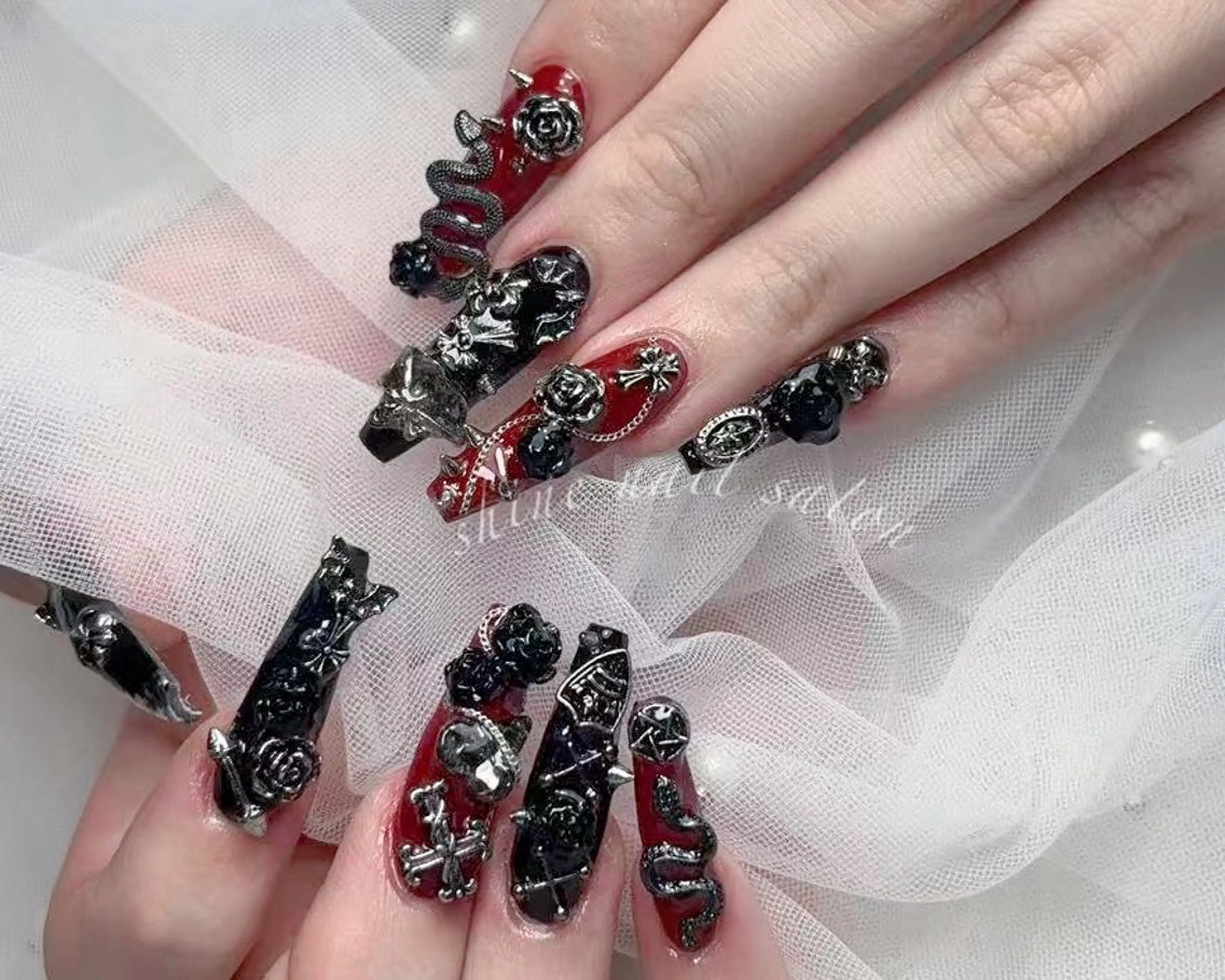 ネイル shineジェル& チップ長さだしのネイルデザイン