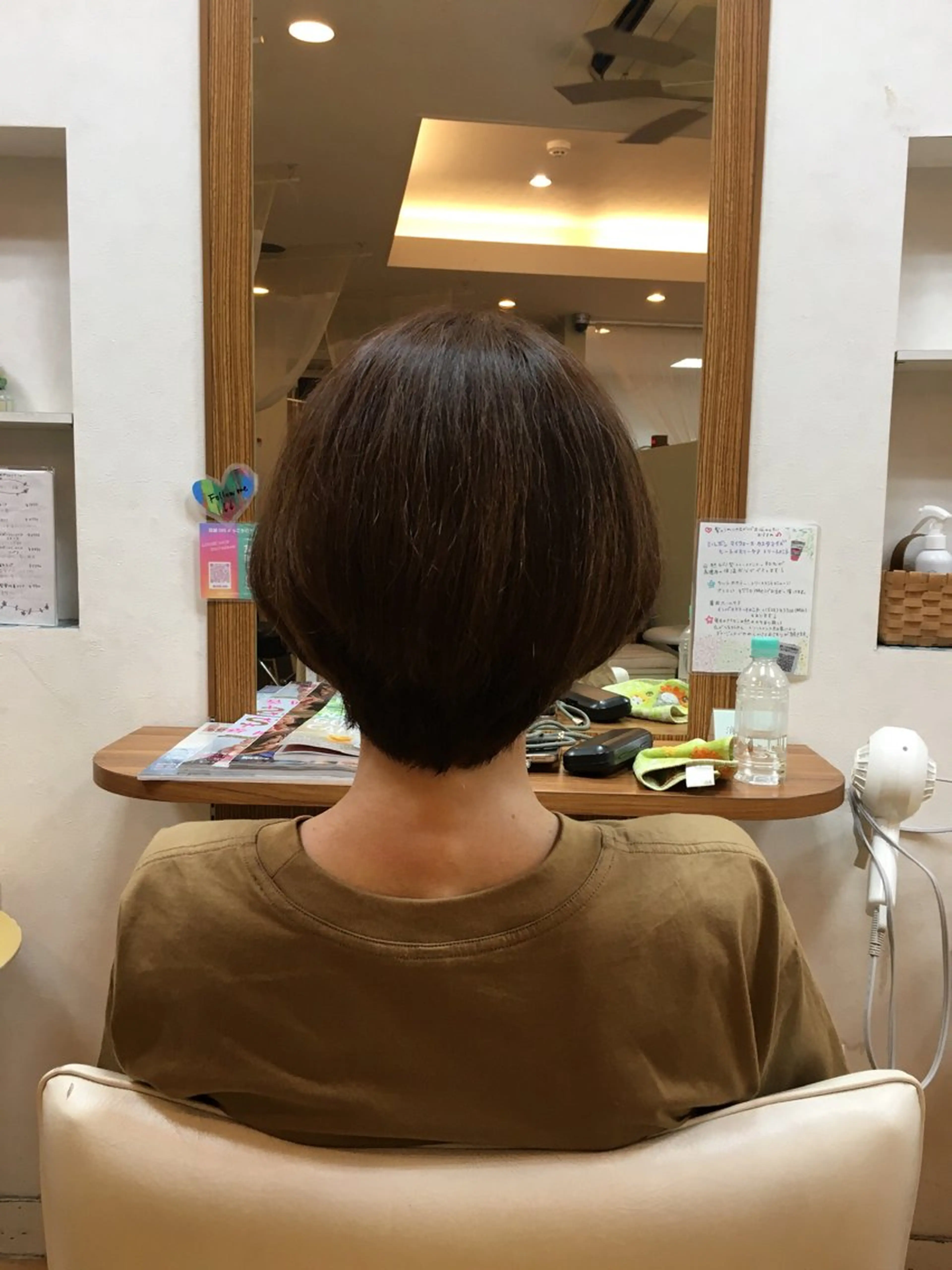 カラー 湯浅　貴子 ナチュラルストレートのヘアスタイル