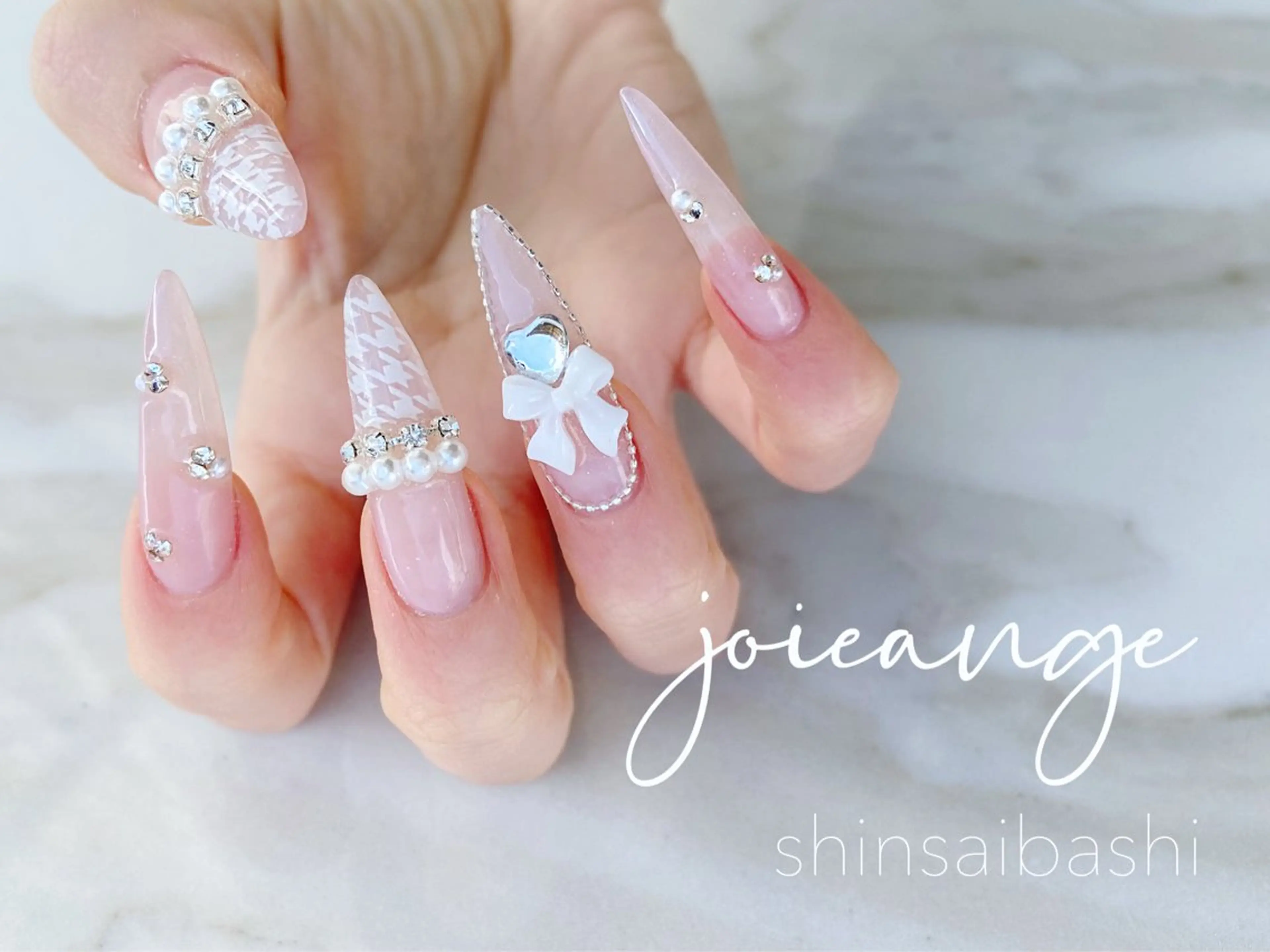 ネイル ワンホンネイル 🫧藤本🫧 joieangeのネイルデザイン