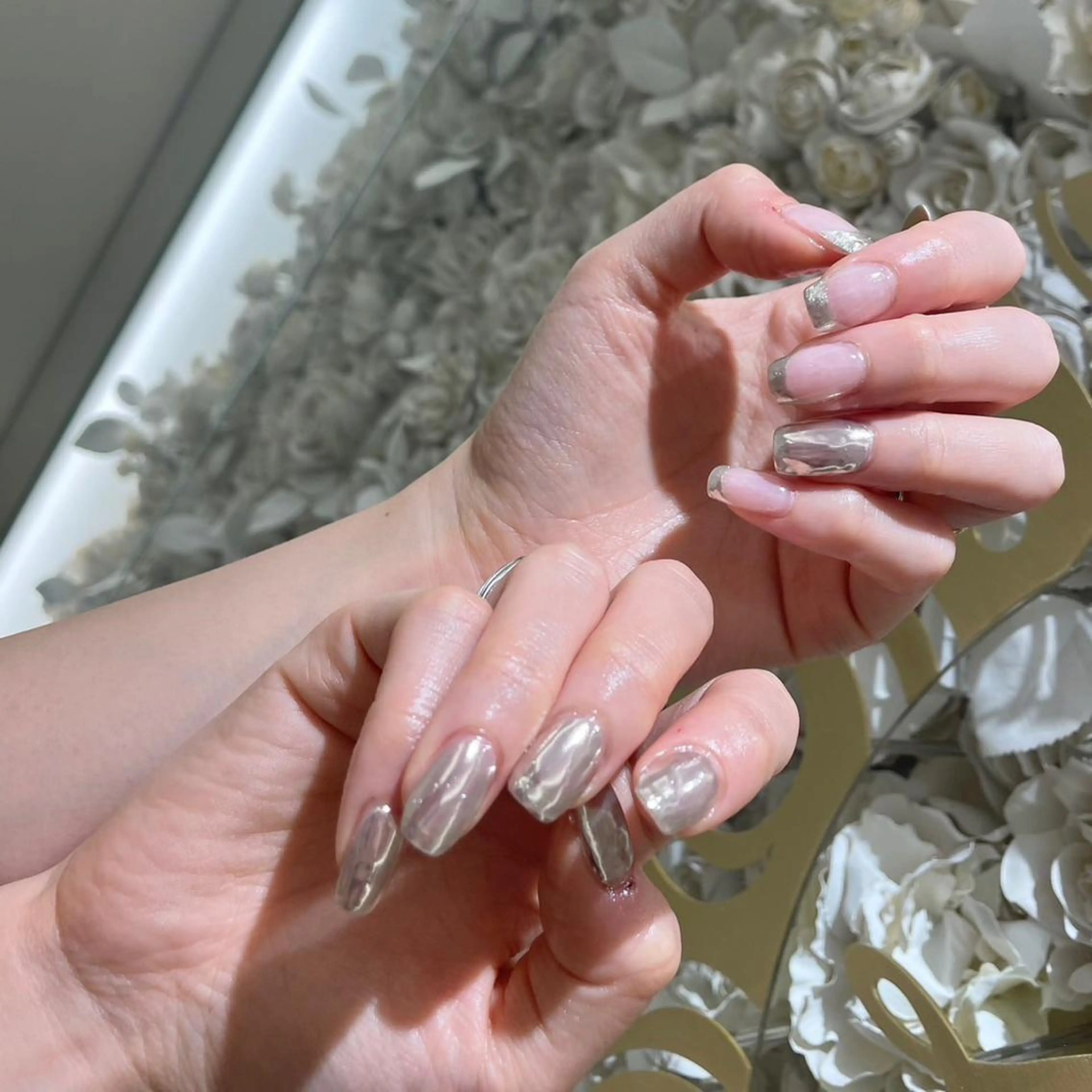 ネイル ミラーネイル PuaMo. JUNA🐇ྀིのネイルデザイン