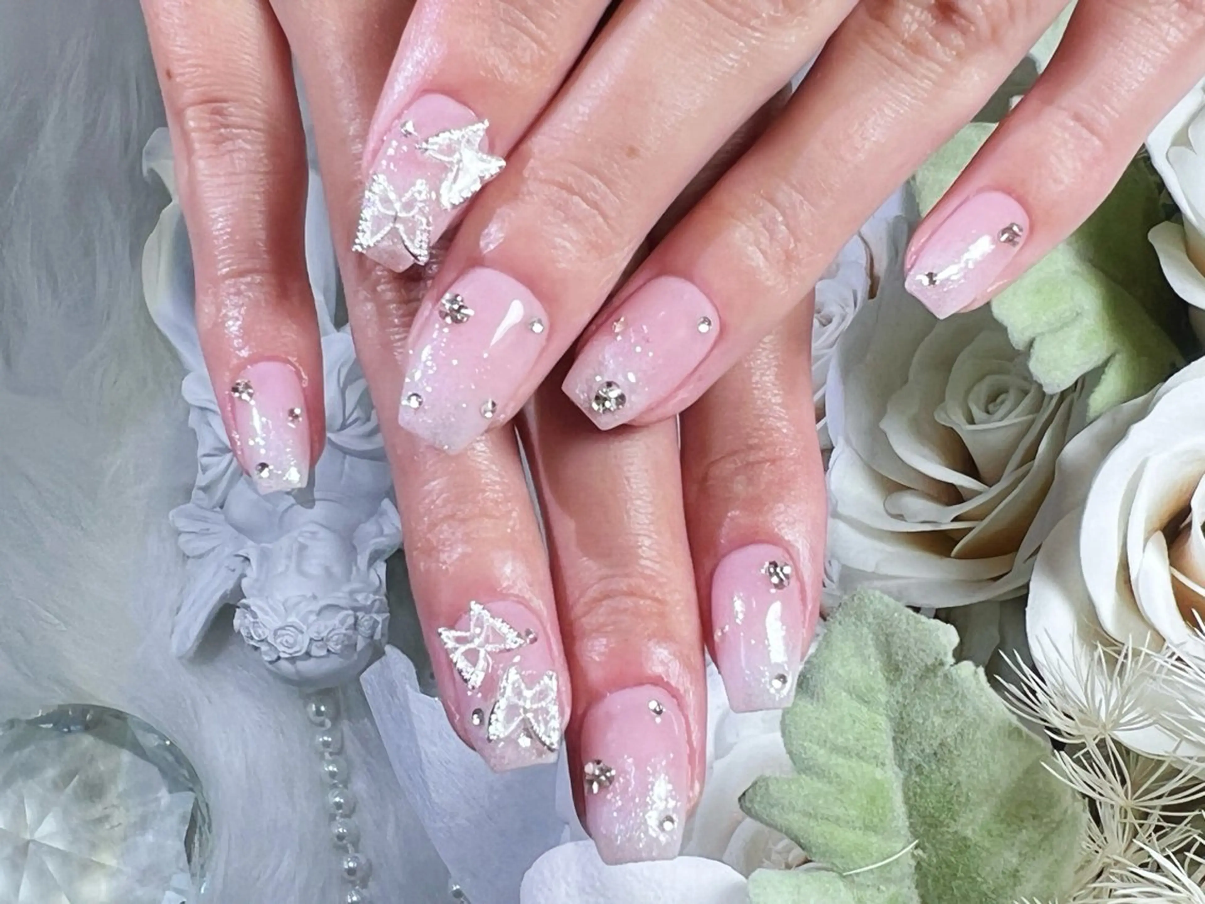 ネイル フレンチネイル ガーリー 韓国ネイル マグネットネイル 持ち込み ハンドネイル Painty nailのネイルデザイン