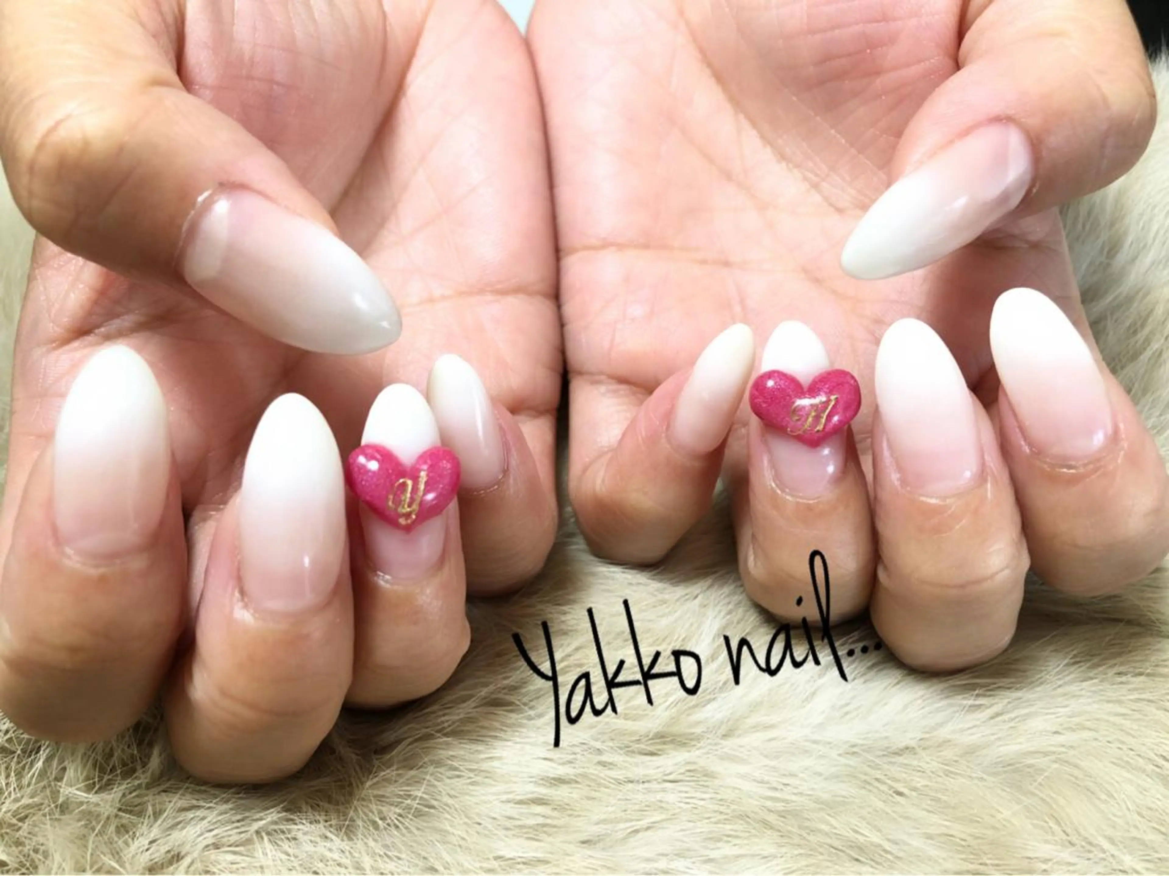 ネイル Yakko pas á pasのネイルデザイン