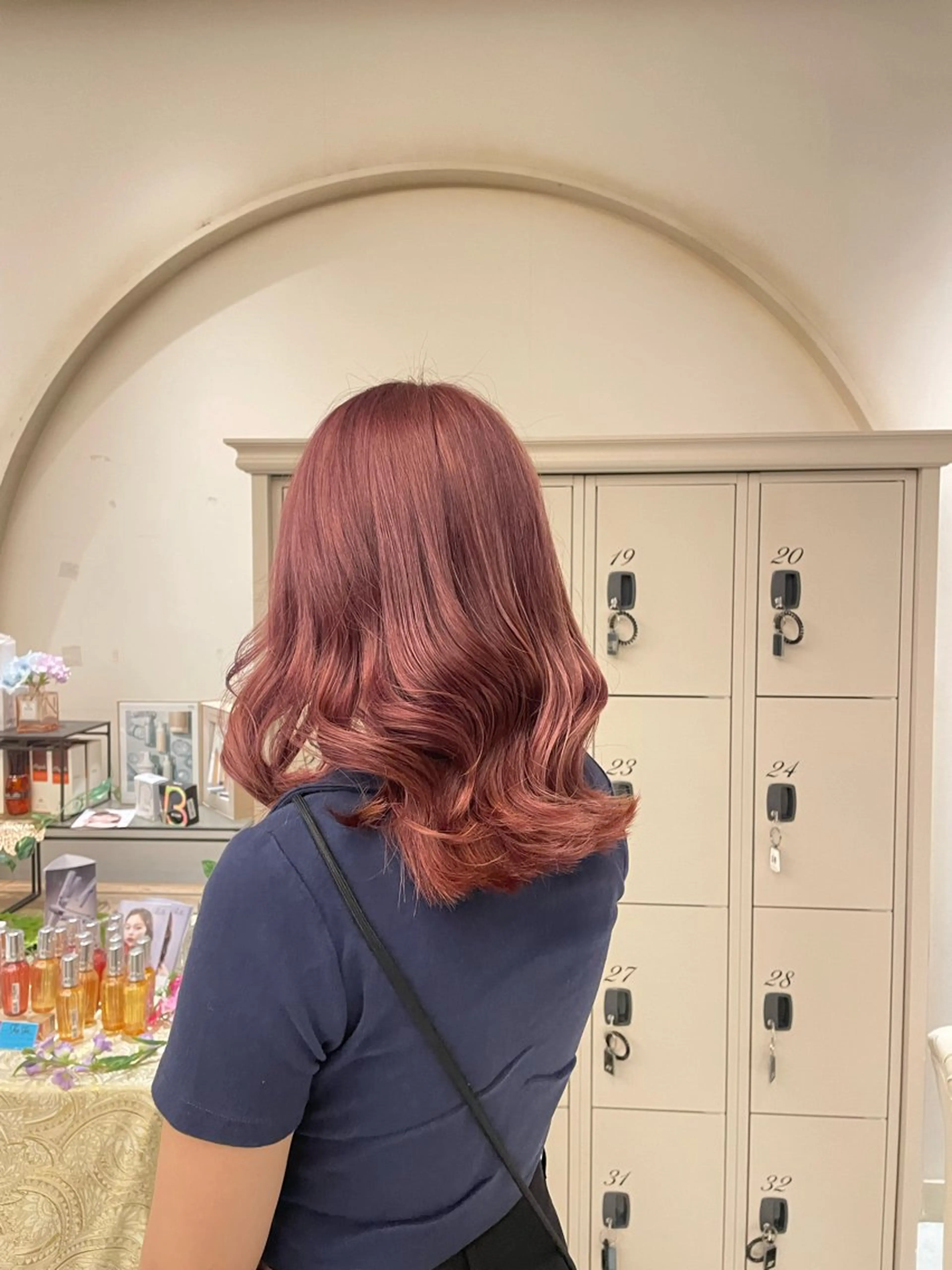 ロング 長谷 若奈のヘアスタイル