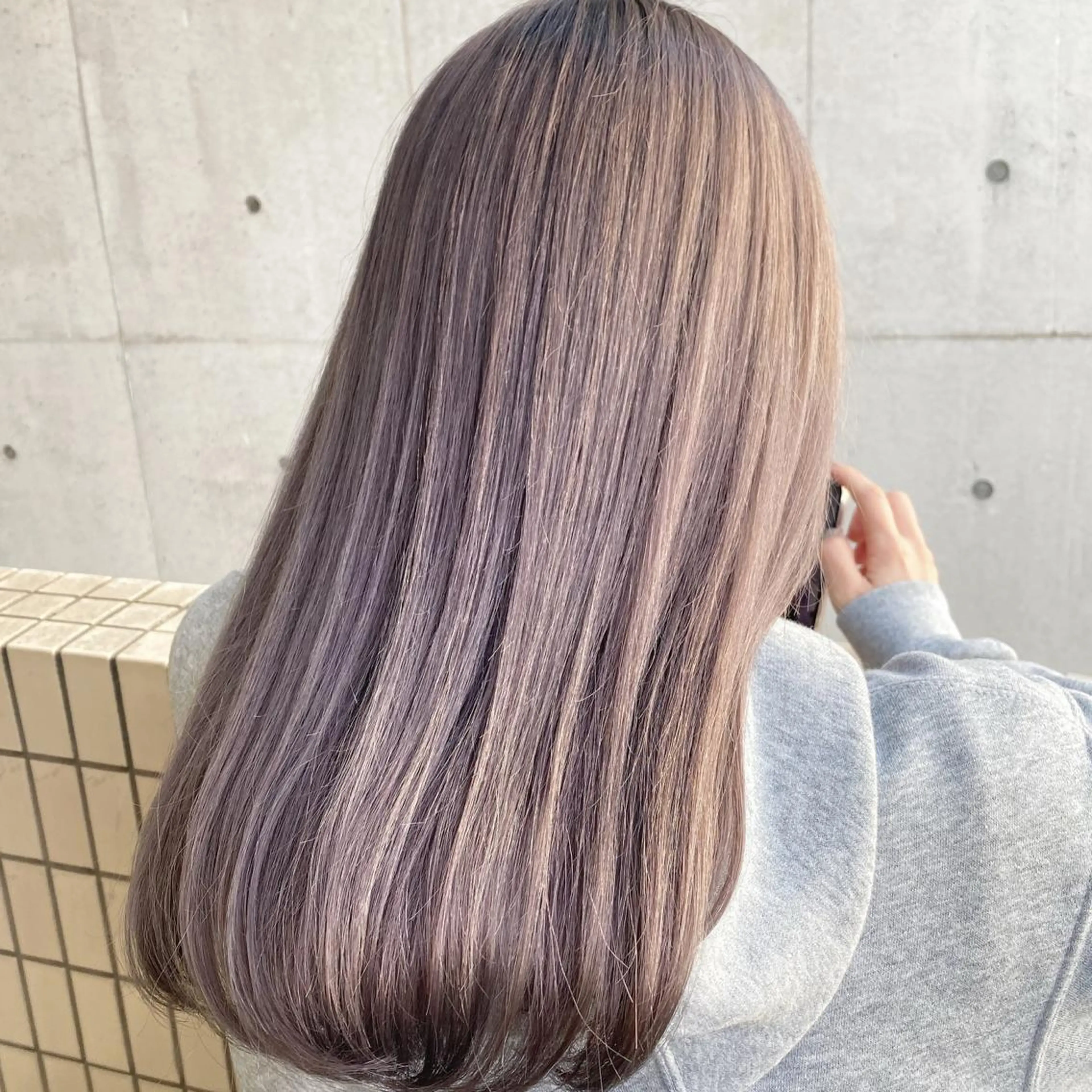 セミロング カラー ヘアカラー ヤクシジ レンのヘアスタイル