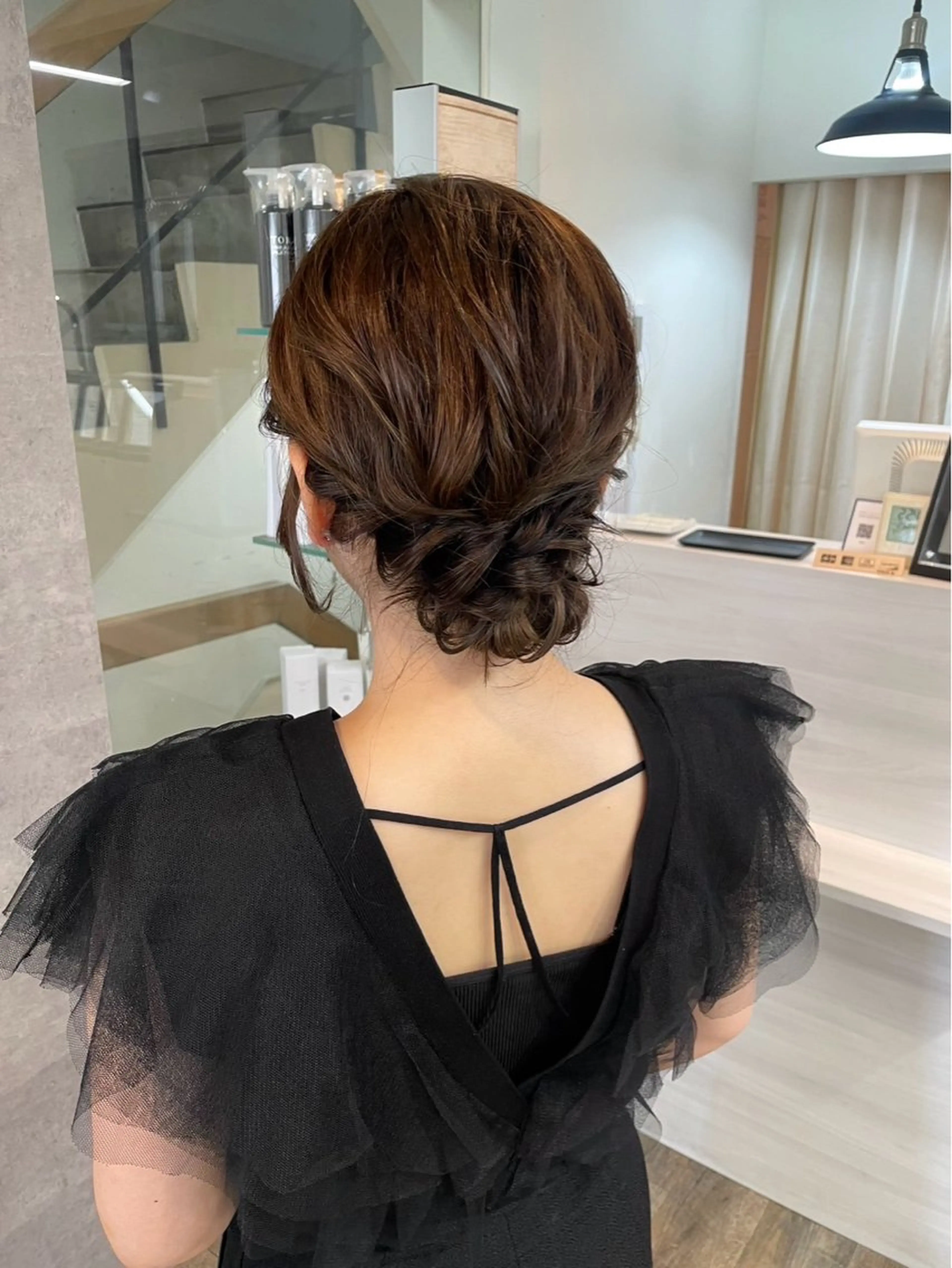 ロング お団子ヘア 西浦 安珠/艶カラーのヘアスタイル