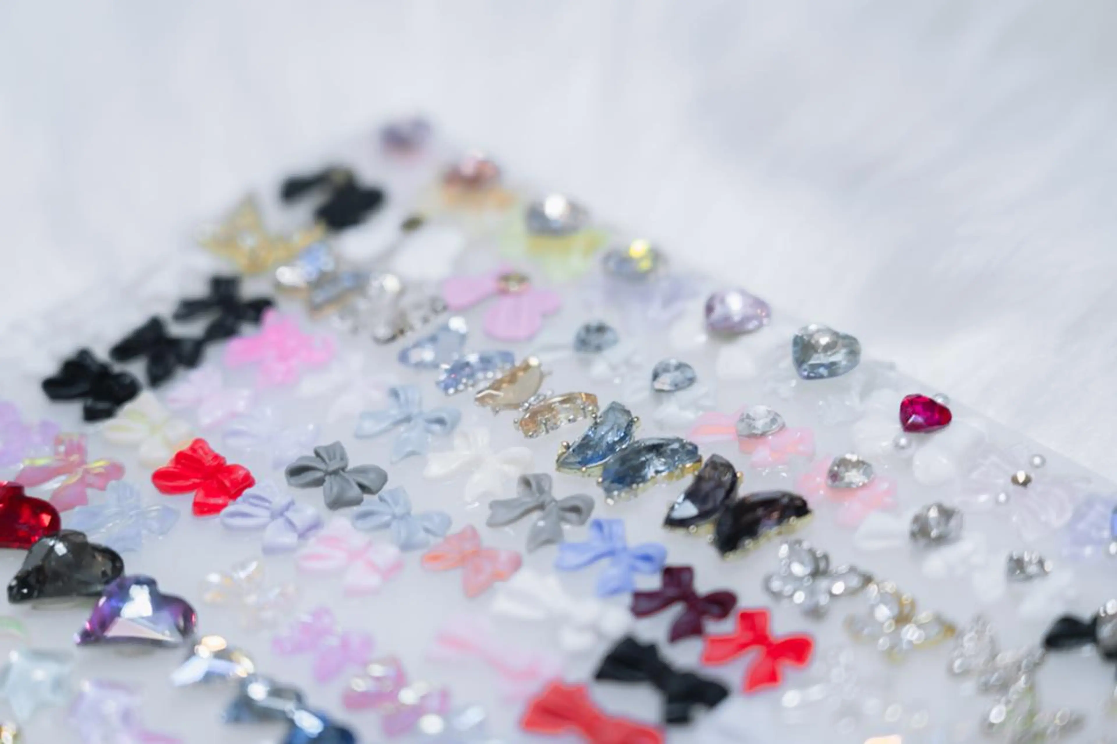 ネイル 韓国ネイル 持ち込み リボン ワンホンネイル 🌈fein.トータ ルビューティー🌈のマツエク・マツパデザイン