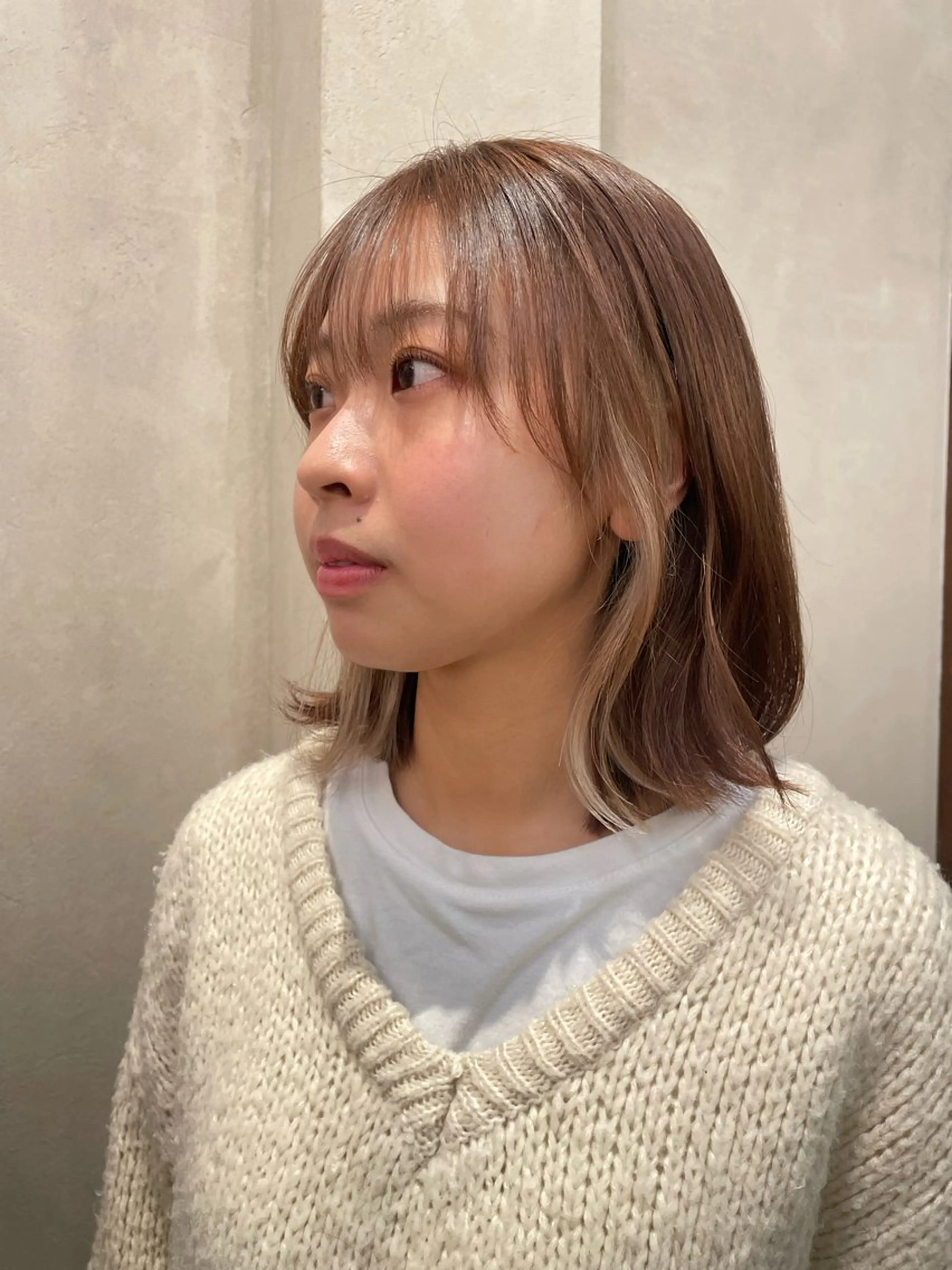 ミディアム カラー インナーカラー ボブ 外ハネヘア カット ヘアカラー roost 優のヘアスタイル