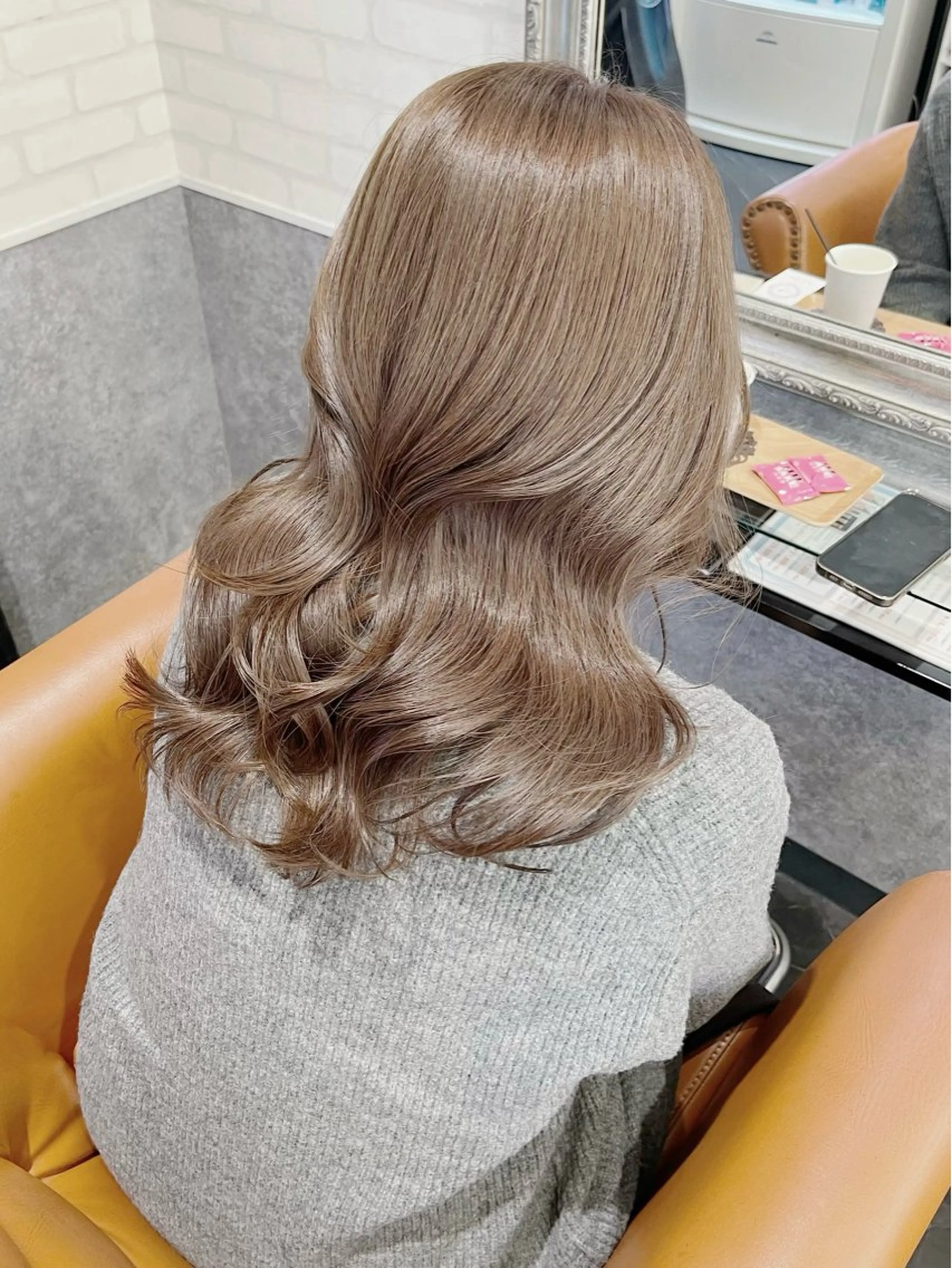 セミロング アッシュ 松本 沙城のヘアスタイル