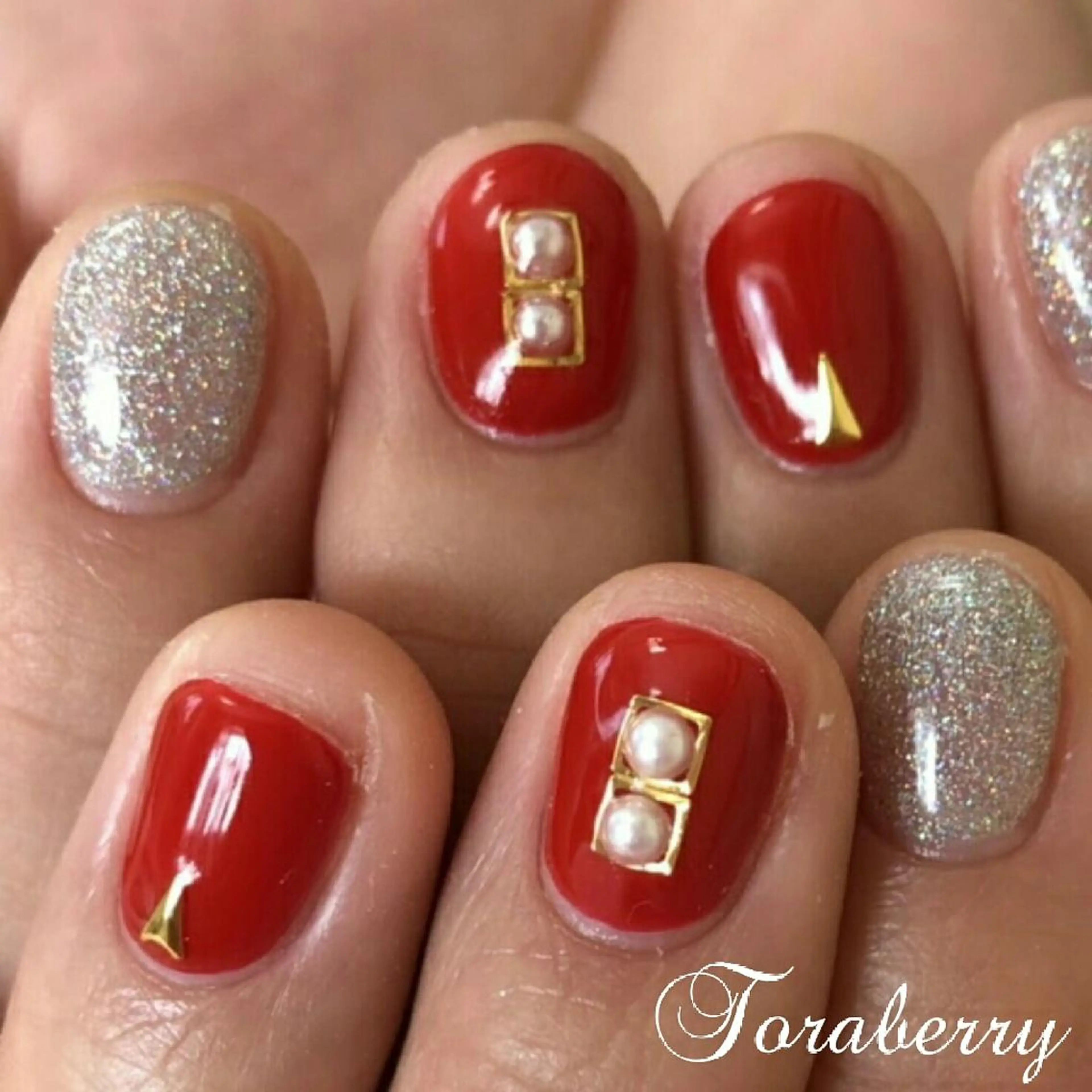 ネイル 赤色 ハンドネイル ネイリスト なつみのネイルデザイン