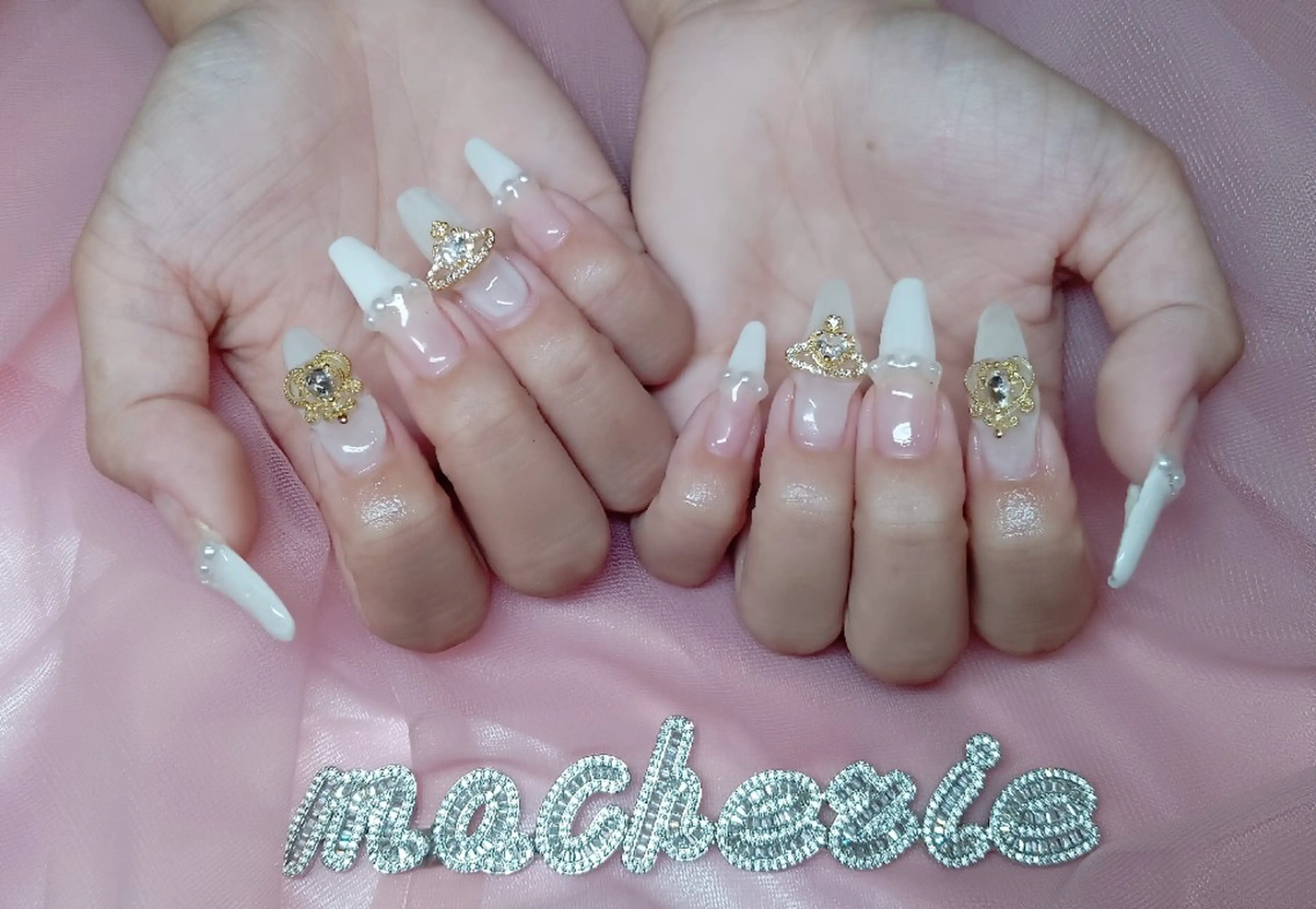 ネイル ゴールド シンプルネイル ホワイト ハンドネイル Nail Salon macherieのネイルデザイン