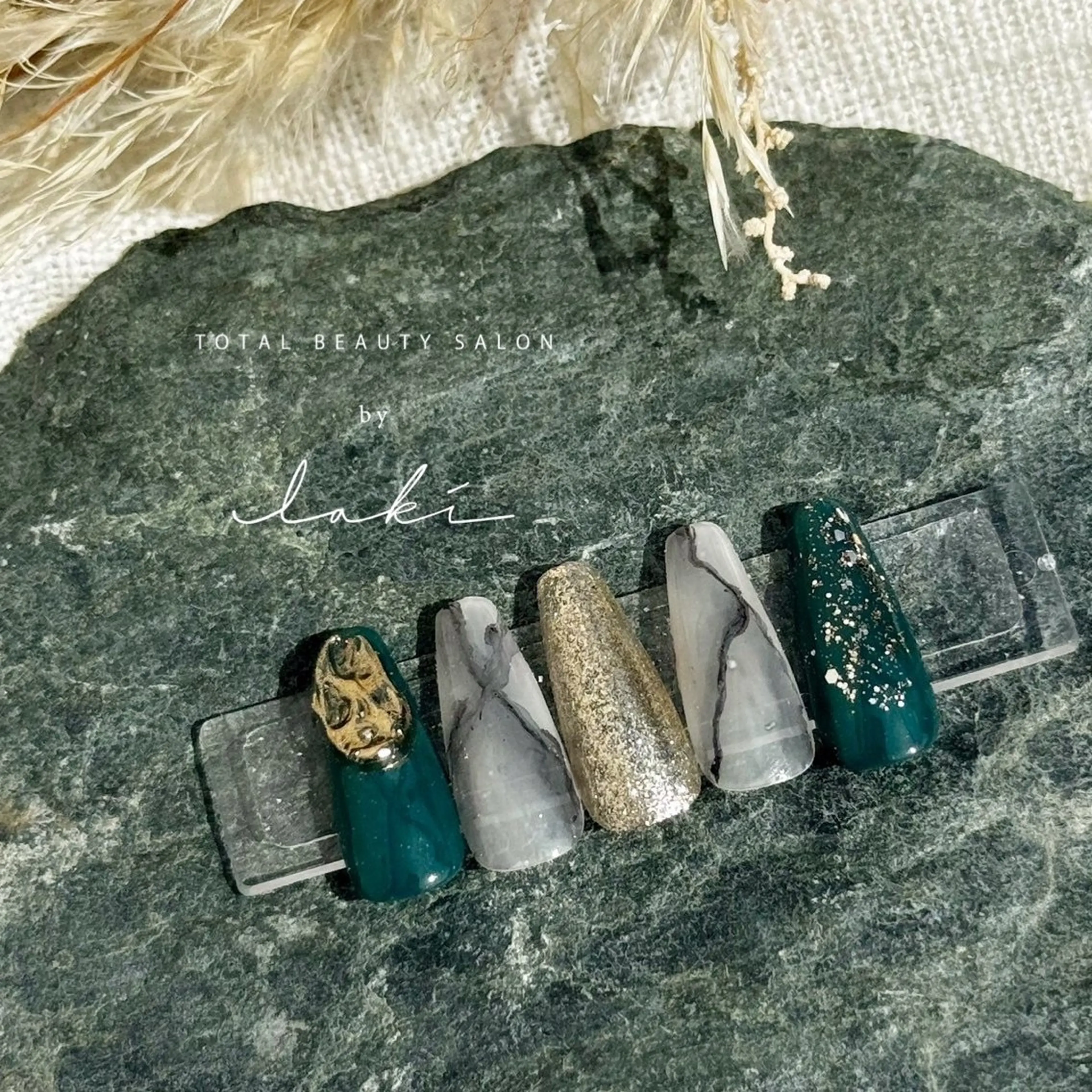 ネイル bylaki_ haruka🌷のネイルデザイン