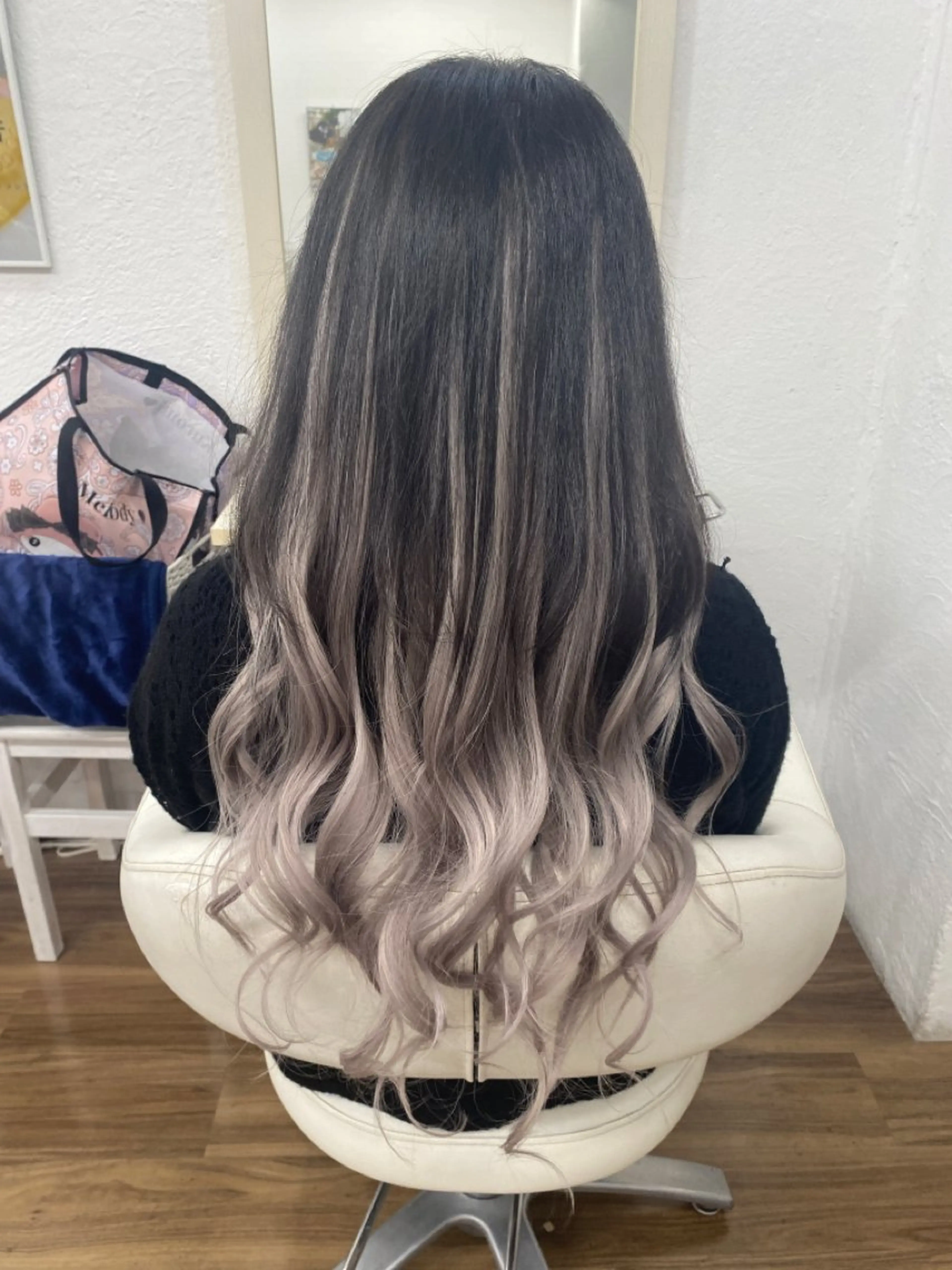 ロング カラー ブリーチ グラデーションカラー エクステ エクステ GLOSS 心斎橋 山上のヘアスタイル