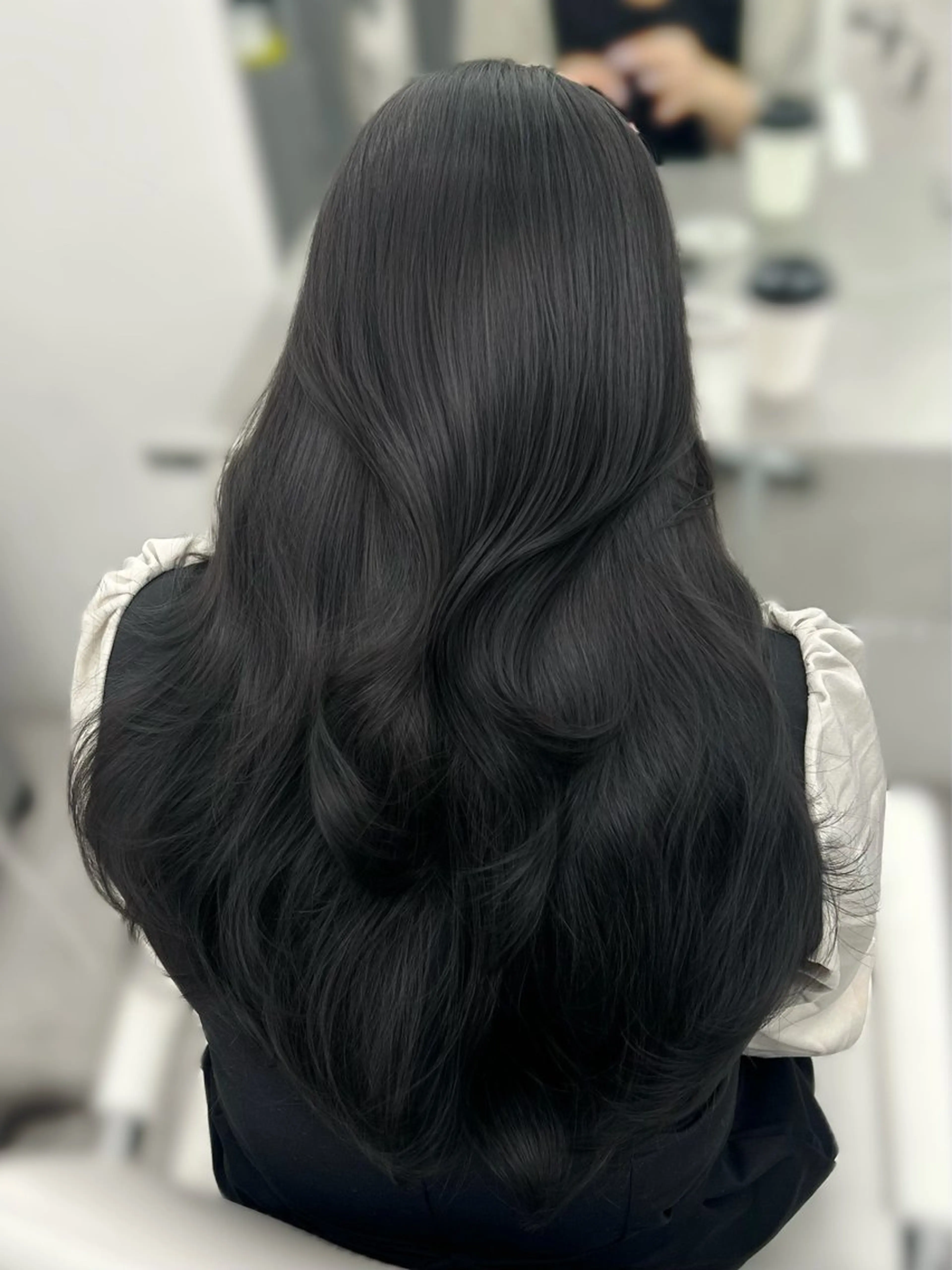 ロング カラー 黒髪 ブルーカラー ブルーブラック 透明感カラー カット ヘアカラー トリートメント 韓国ヘア/顔周り ヘアセット/加藤優里のヘアスタイル