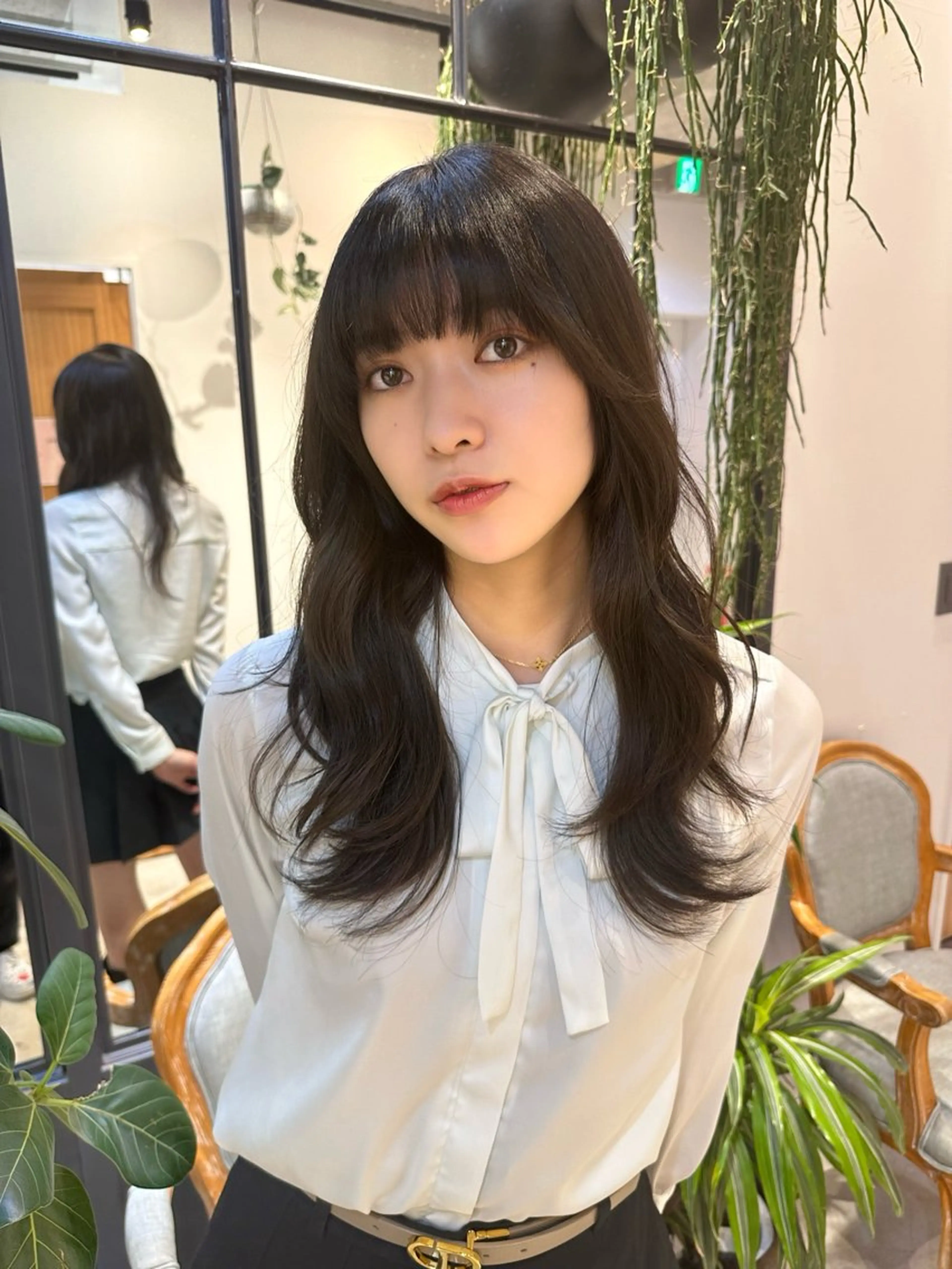 セミロング​〜​ロングの方限定！ハイレイヤーカットモデルの写真