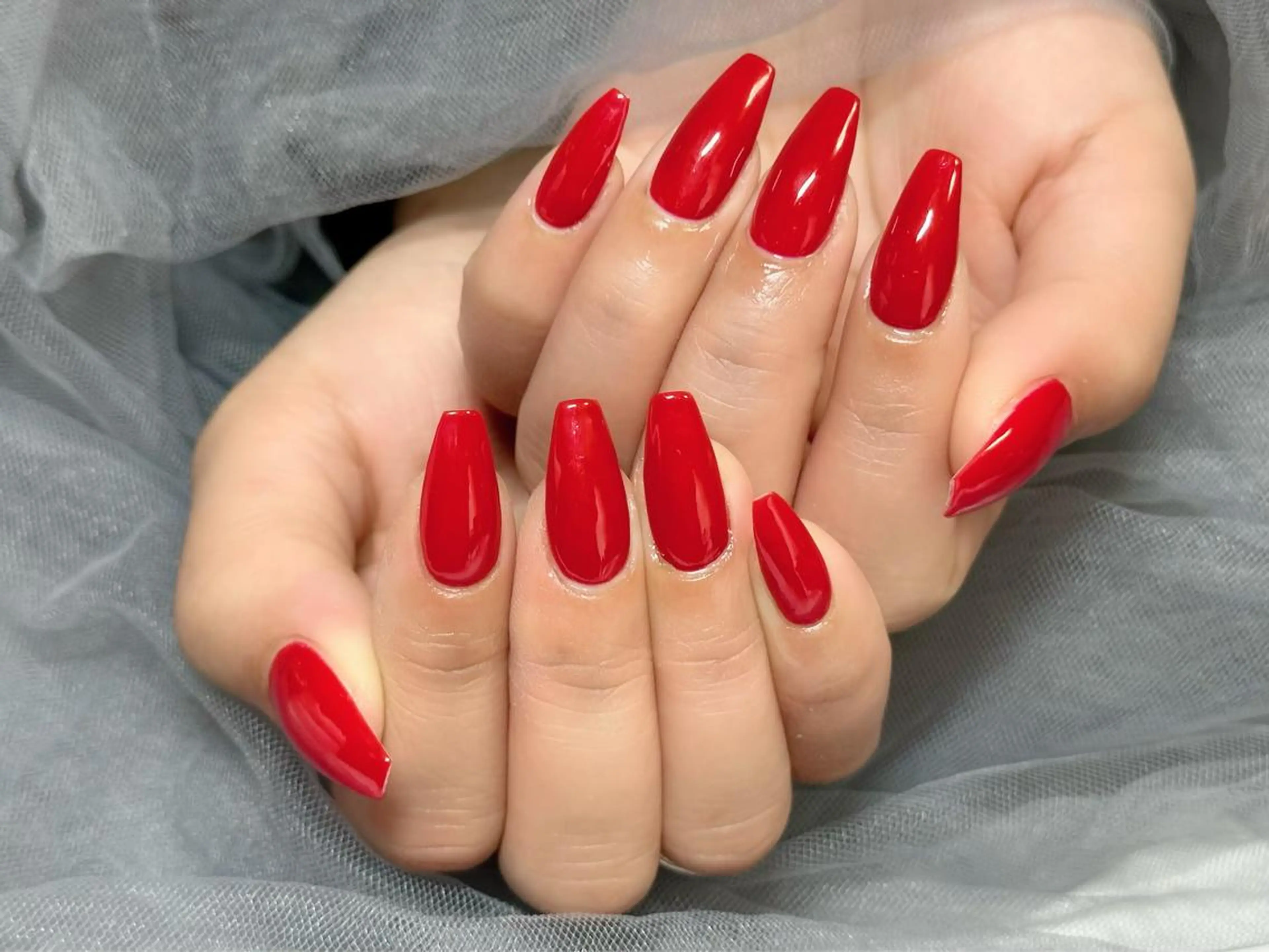 ネイル ワンカラーネイル 赤色 ハンドネイル Nail Salon KURELLYのネイルデザイン
