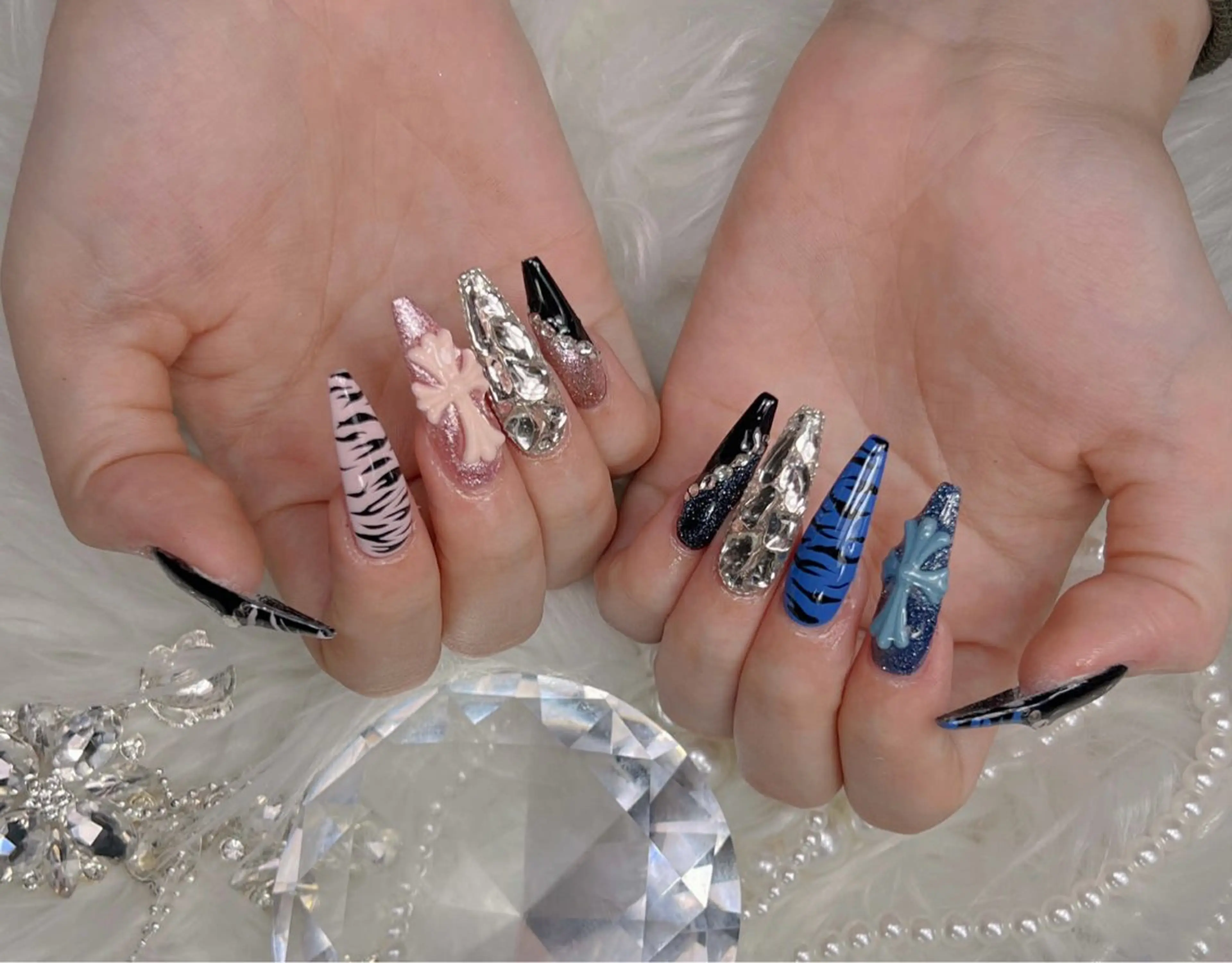 ネイル アートネイル オーロラネイル チークネイル 長さ出し フットネイル Miya _nailのネイルデザイン