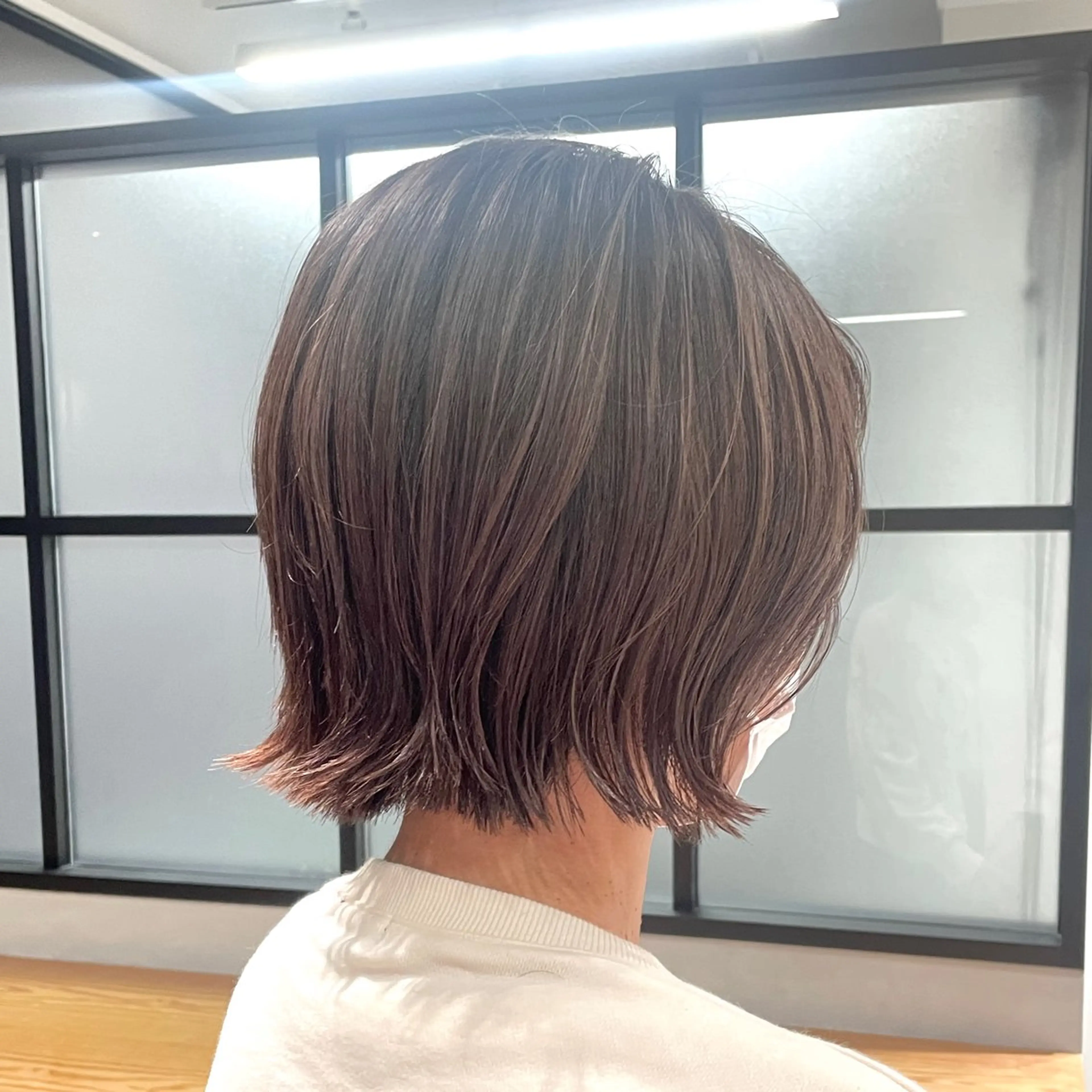 ショート カラー ハイライトカラー 卒業式のヘアスタイル ハイライト カット ヘアカラー matka白髪ぼかし 大人ヘア/KEIKOのヘアスタイル