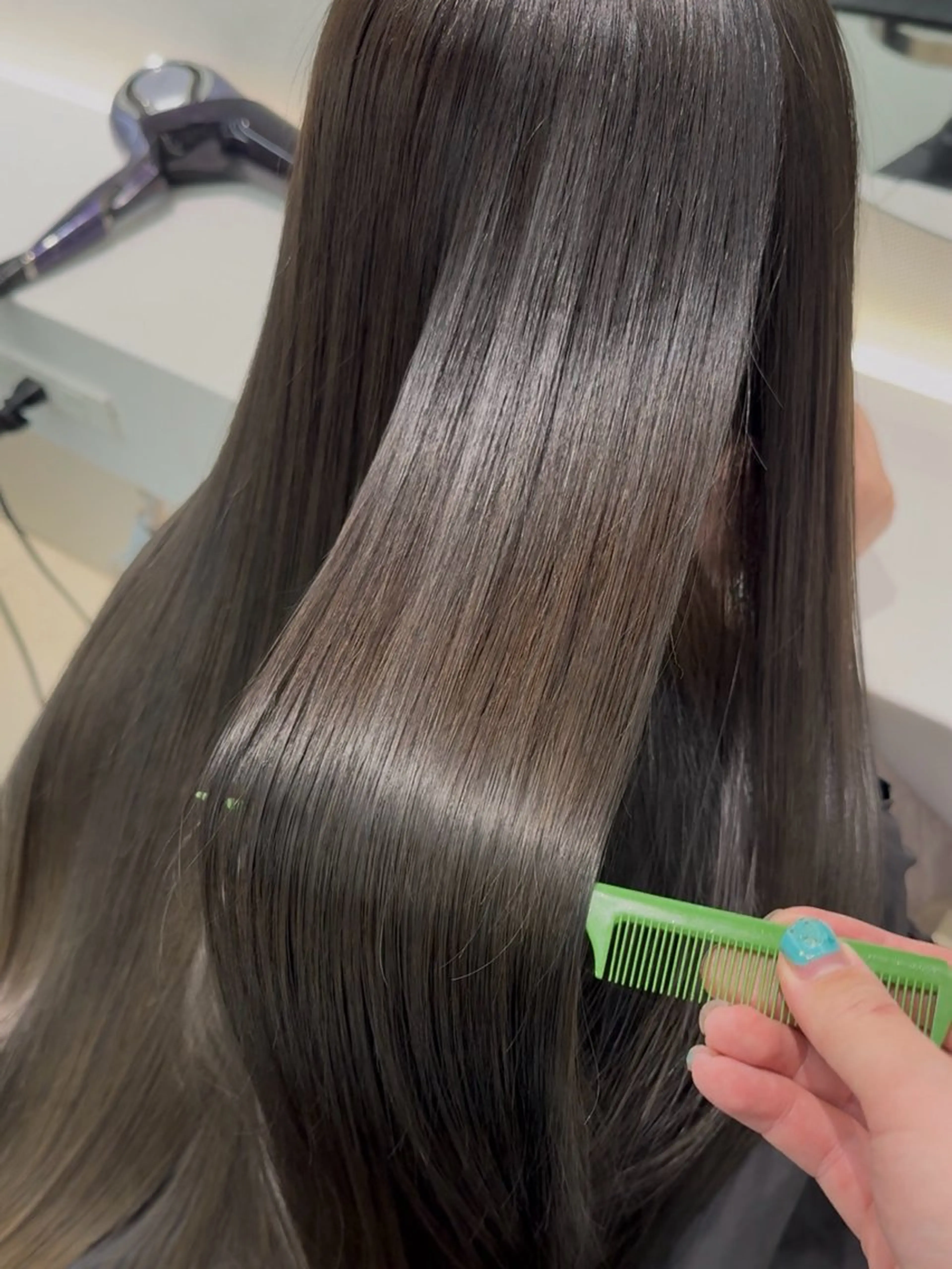 ロング 縮毛矯正 推しカラー💫 ブリーチ💫若菜覚のヘアスタイル