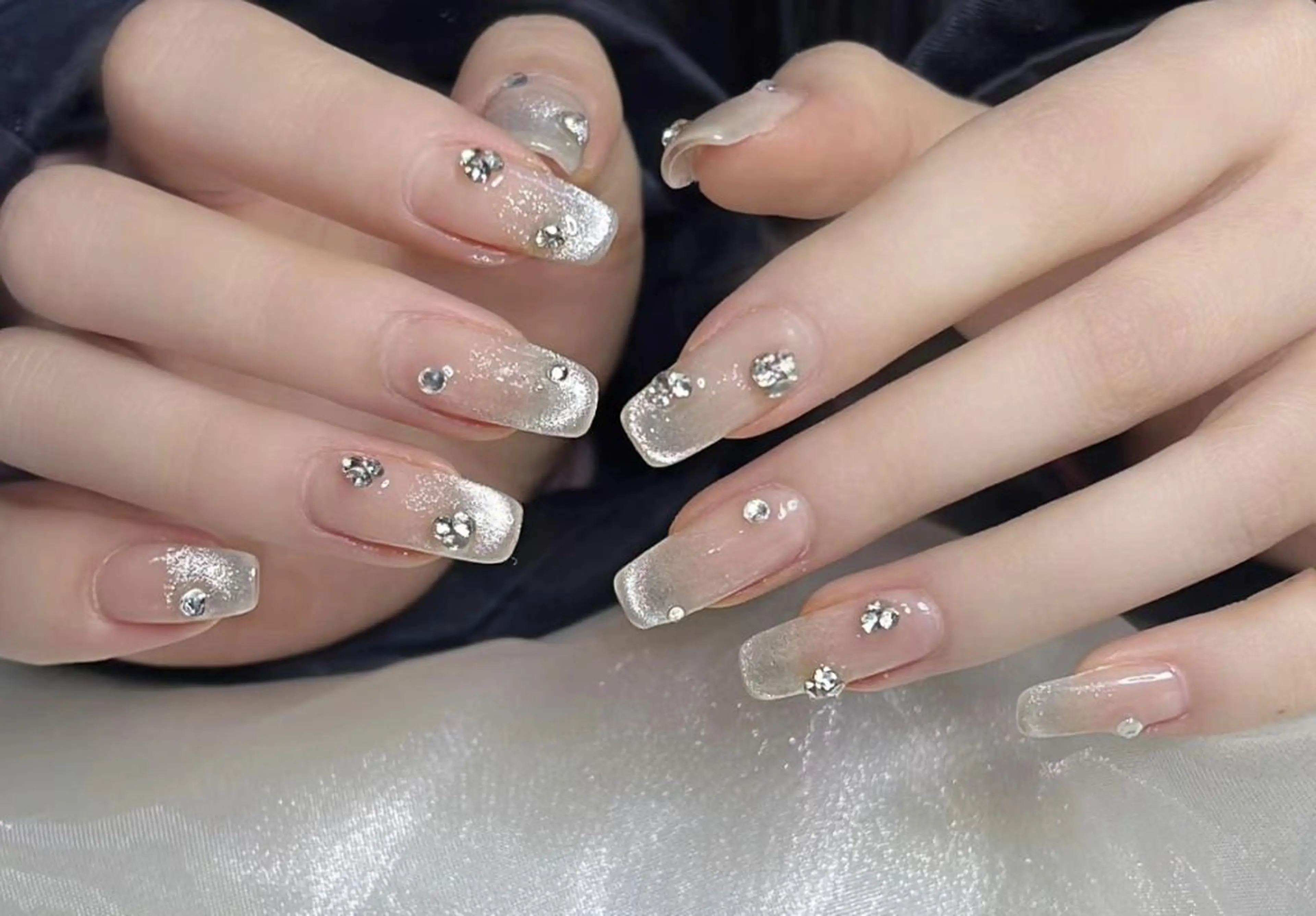 ネイル マグネットネイル マグネットワンカラー ワンカラーネイル ストーンネイル ハンドネイル ハンドケア AB マツエクネイルサロンのネイルデザイン