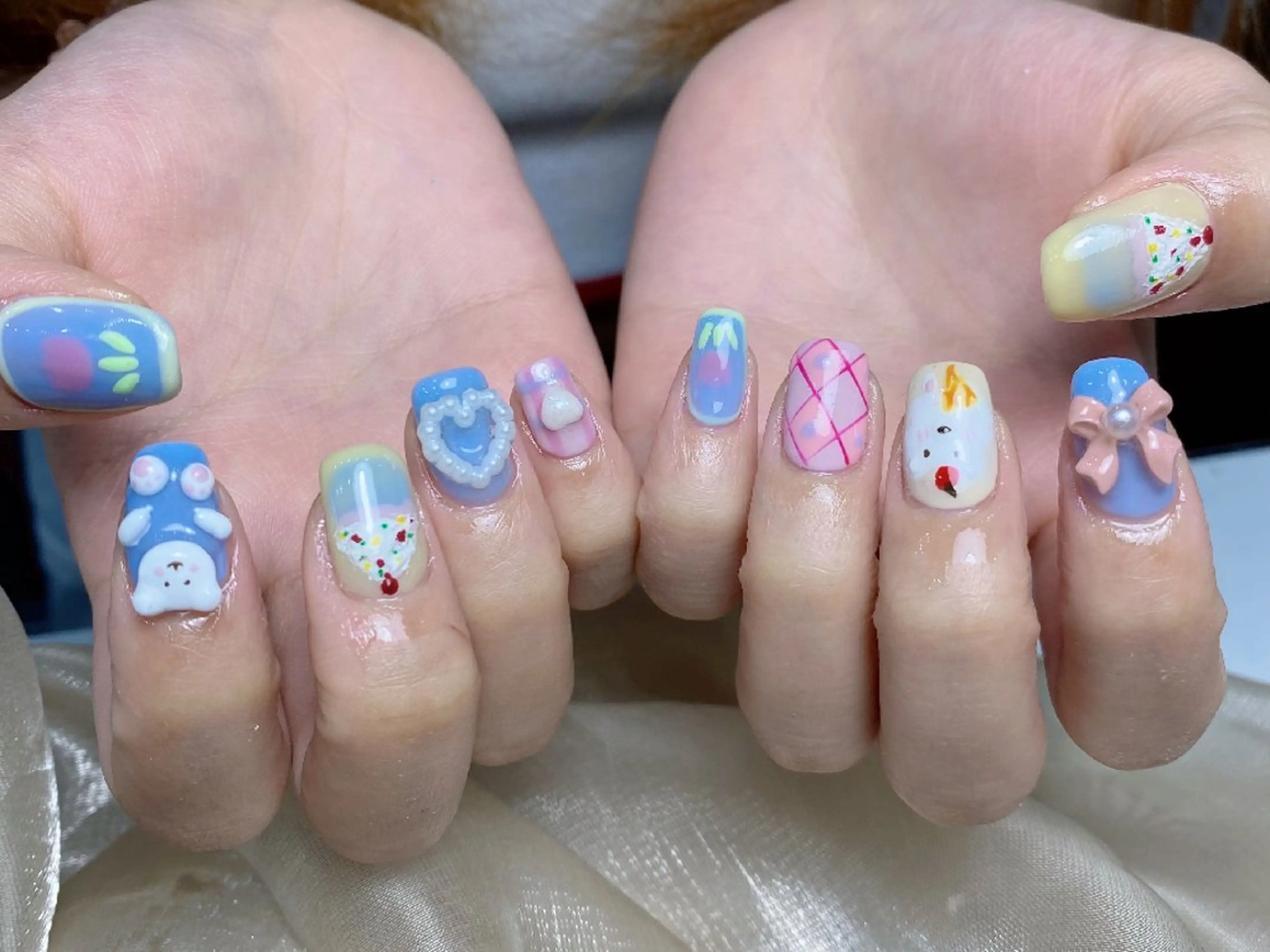 ネイル クリアネイル フラッシュネイル フットネイル フレンチネイル ジェルネイル ハンドネイル UM Nail Salonのネイルデザイン