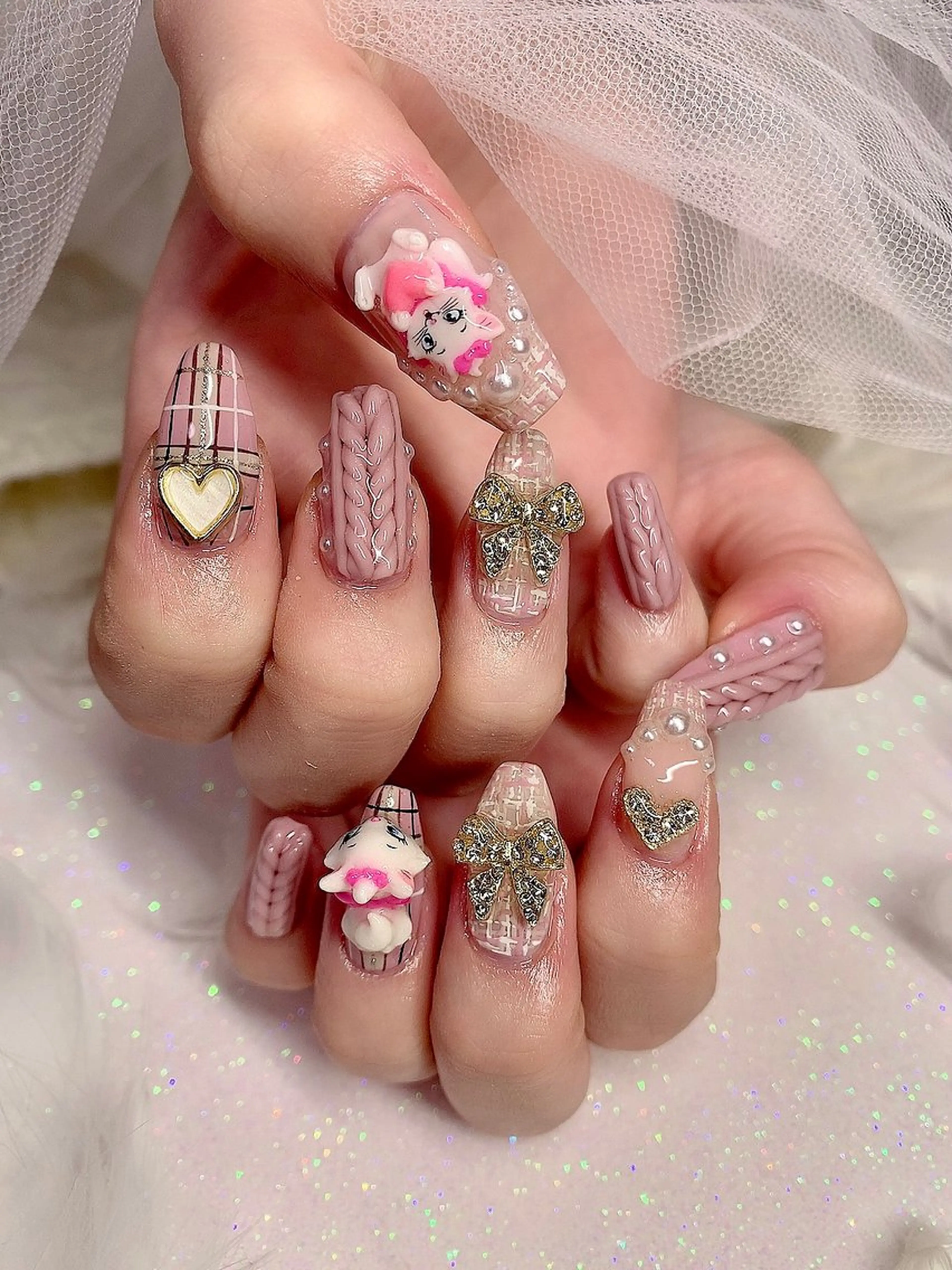 ネイル アートネイル ガーリー キラキラネイル 持ち込み ぷっくりネイル シェアサロンLei.g(レイジー)所属・3Dアートネイル💗 都築レナのネイルデザイン