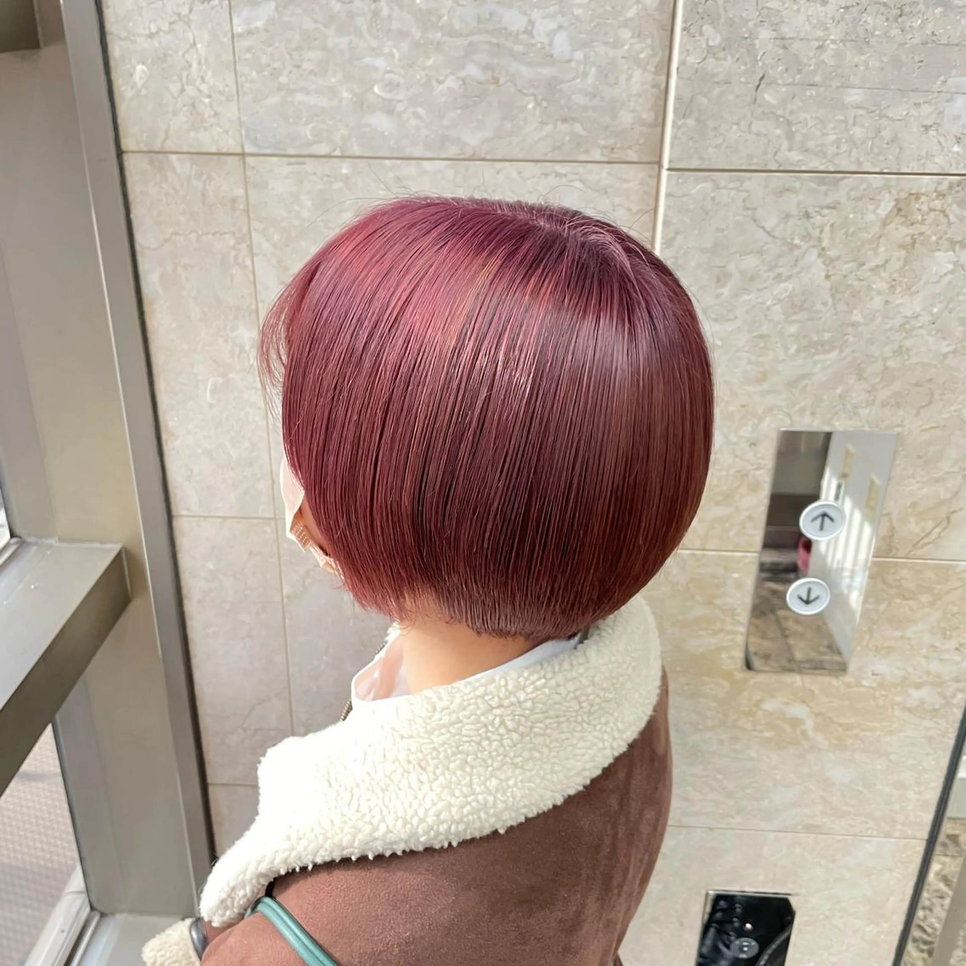 ショート カラー ゆう🫧 透明感/ハイトーンのヘアスタイル