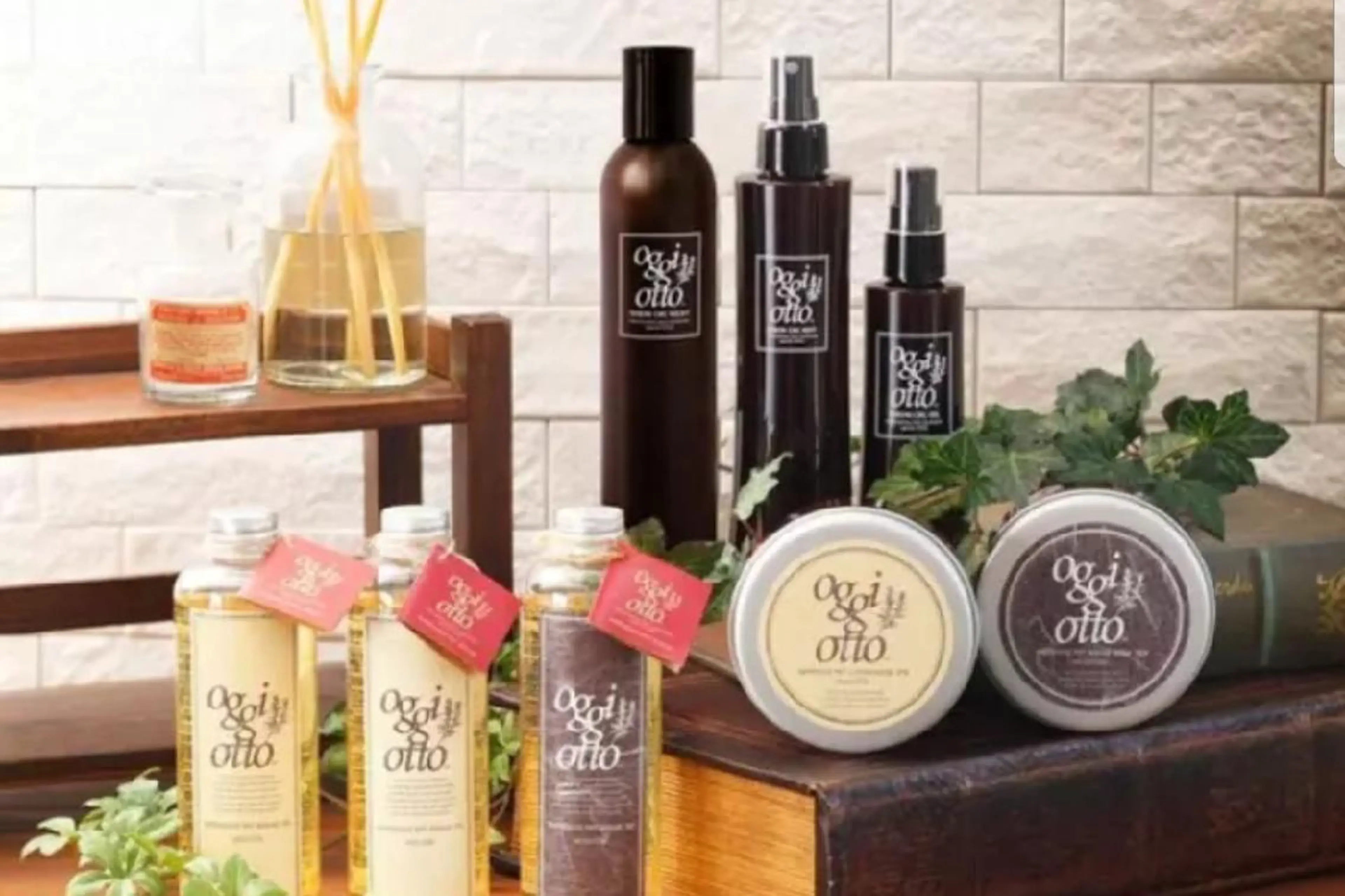 艶髪／オリーブ系／ 肌が綺麗に見えるお色のヘアスタイル