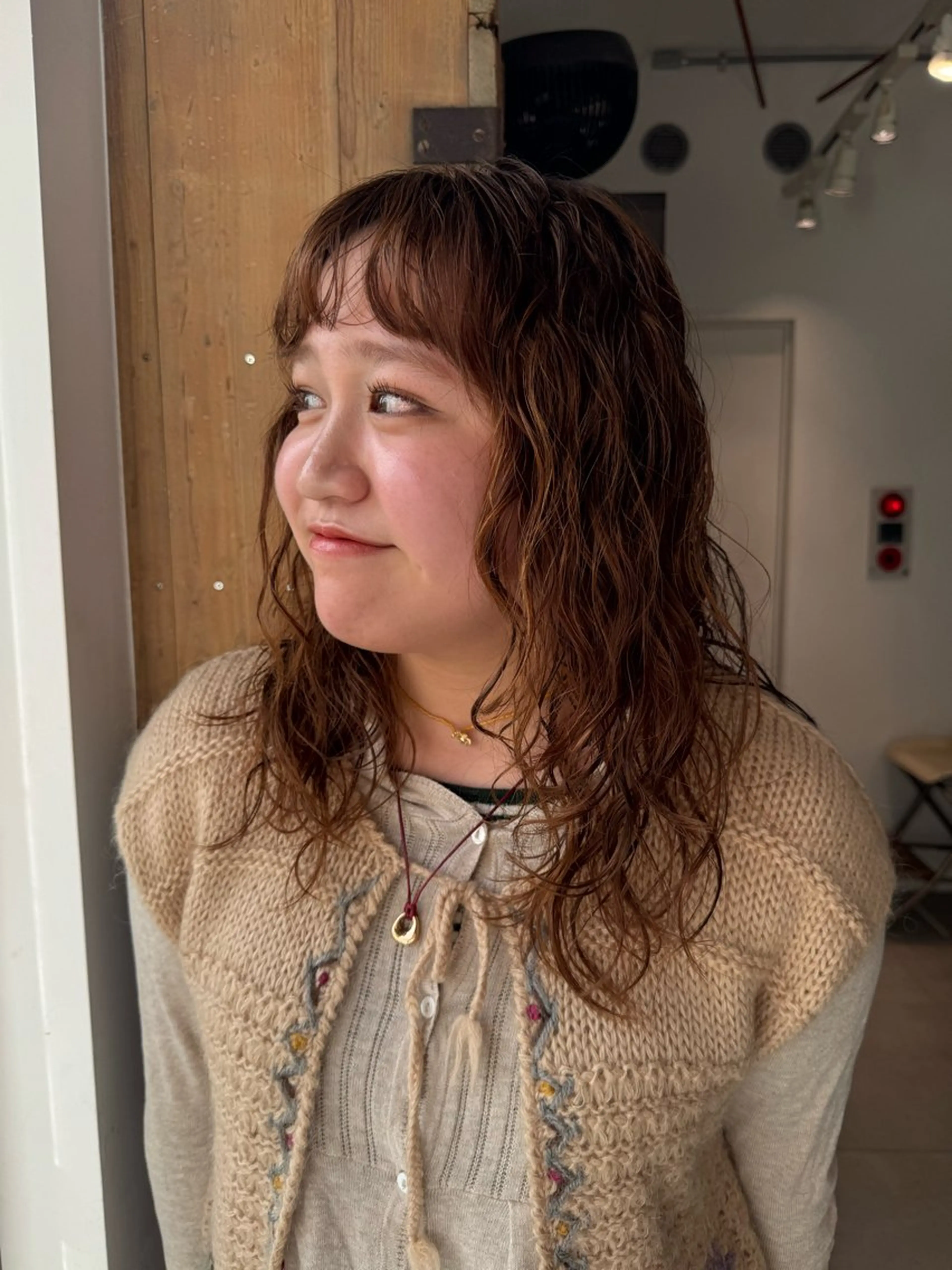 セミロング パーマ 井出 海月のヘアスタイル