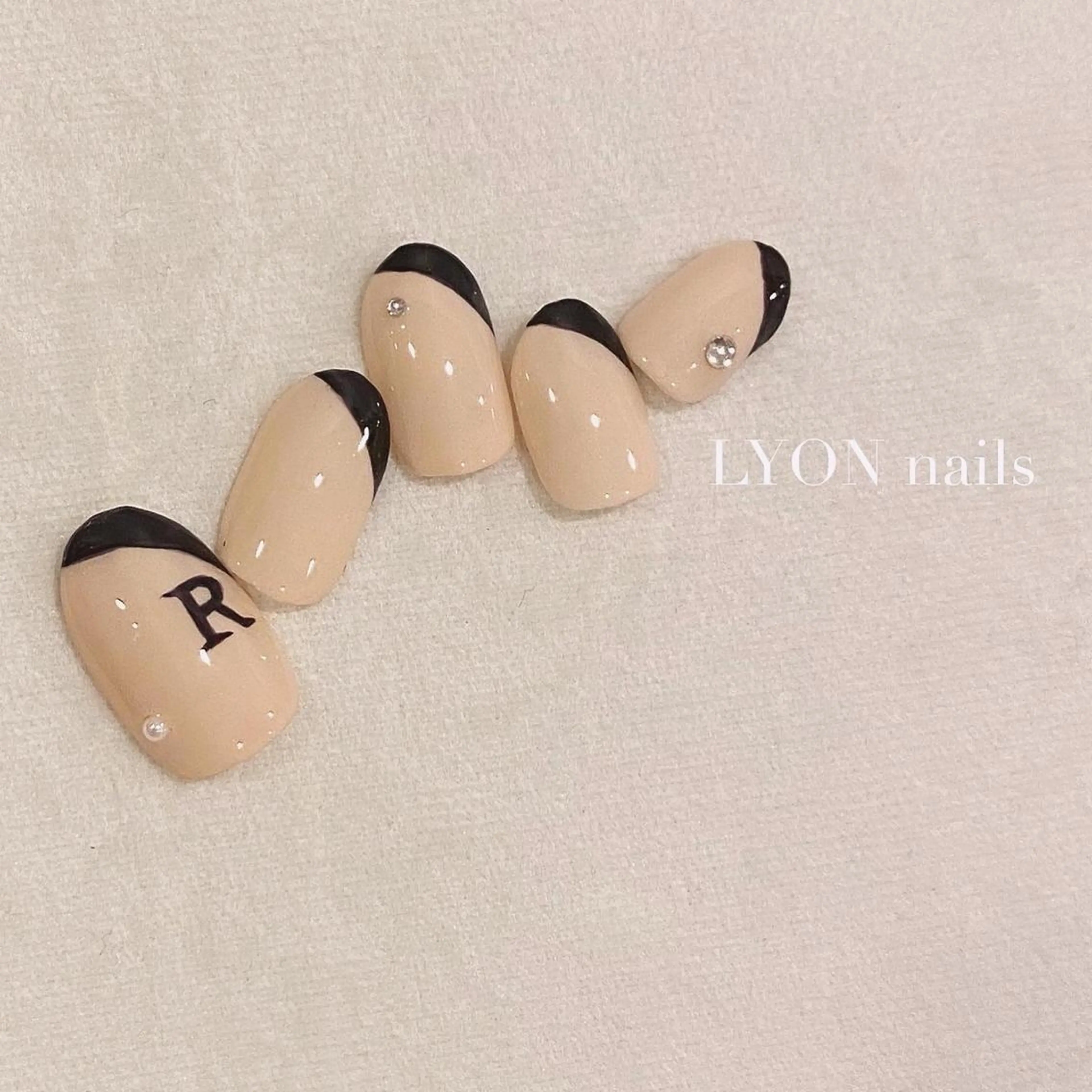 ネイル フレンチネイル ストーンネイル ハンドネイル Bethlee nailsのネイルデザイン