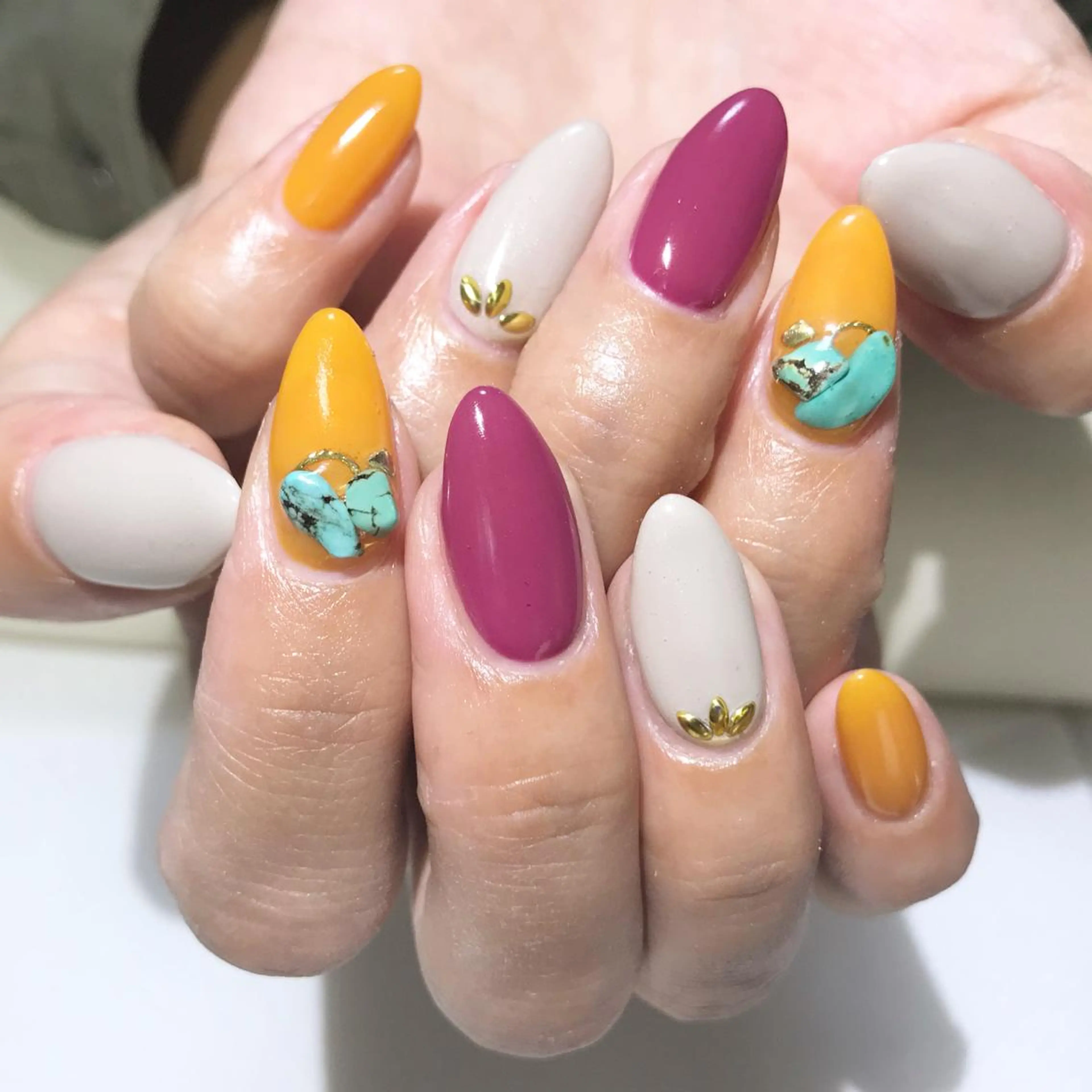 ネイル フットネイル シンプルネイル 春ネイル ホワイト 冬ネイル nail fufla ♡yamane♡のネイルデザイン